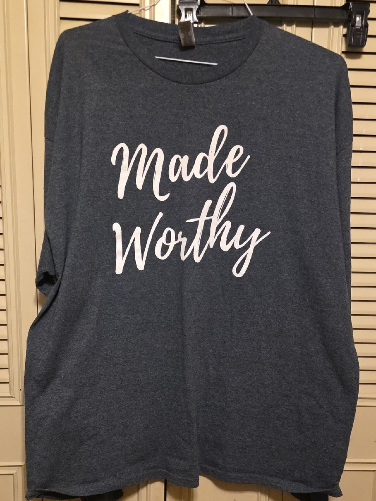 Gildan Navy Graphic Tee with White Tag