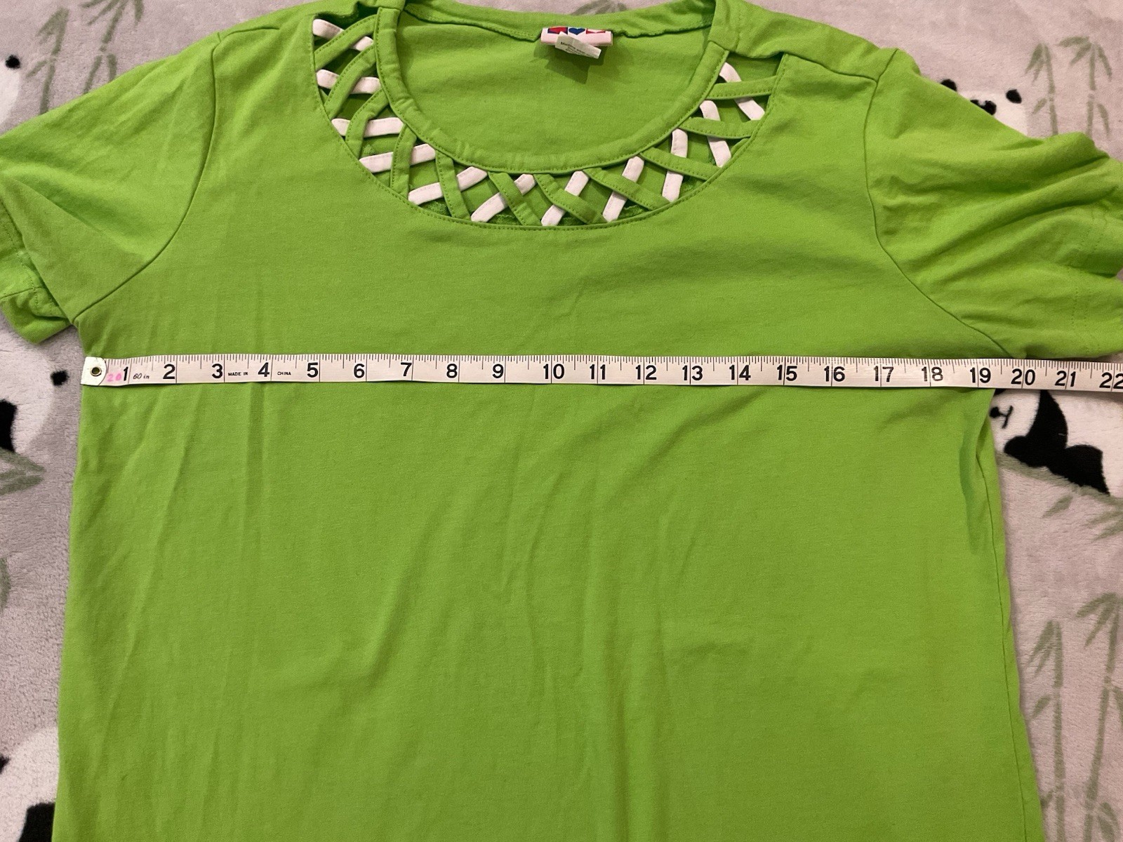 American Sweetheart Women’s T-Shirt Size Medium Lime Green Crochet Neck Trim