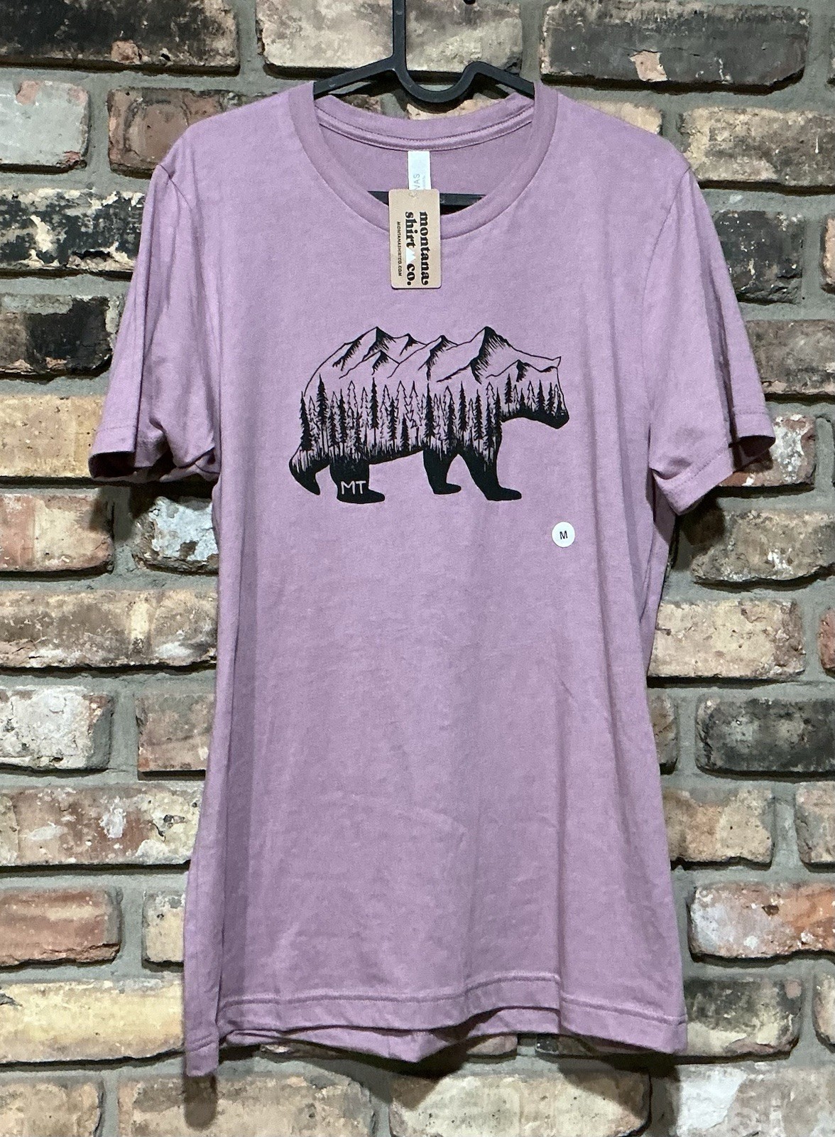 National Park Bear Mountain Adventure on Heather Orchid Color T-shirt Size M