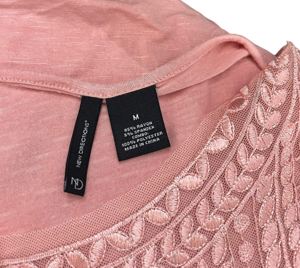 New Directions Blouse Womens Medium Pink Knit Embroidered Lace Trim Stretch