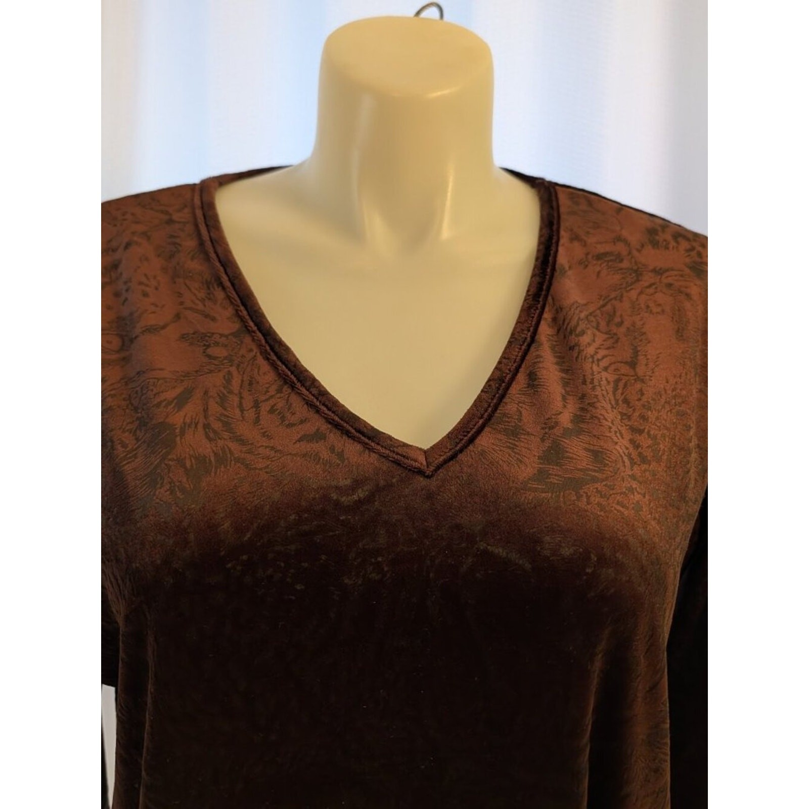 Top 1X Brown V-Neck Floral Embossed Velvet Plus Size Forgotten Grace Tee Shirt