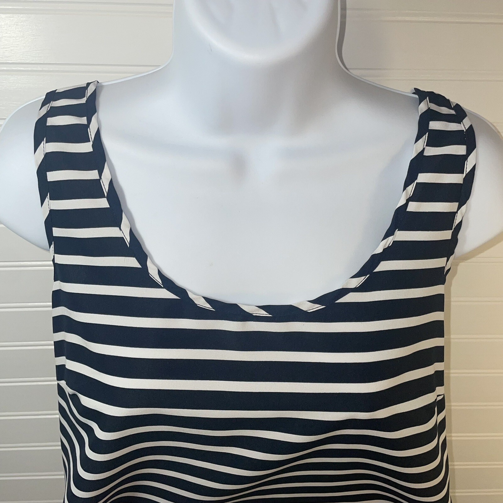 Faded Glory Top Tank Blouse Women Small (4-6) Dark Navy Stripes Scoop Neck Shirt