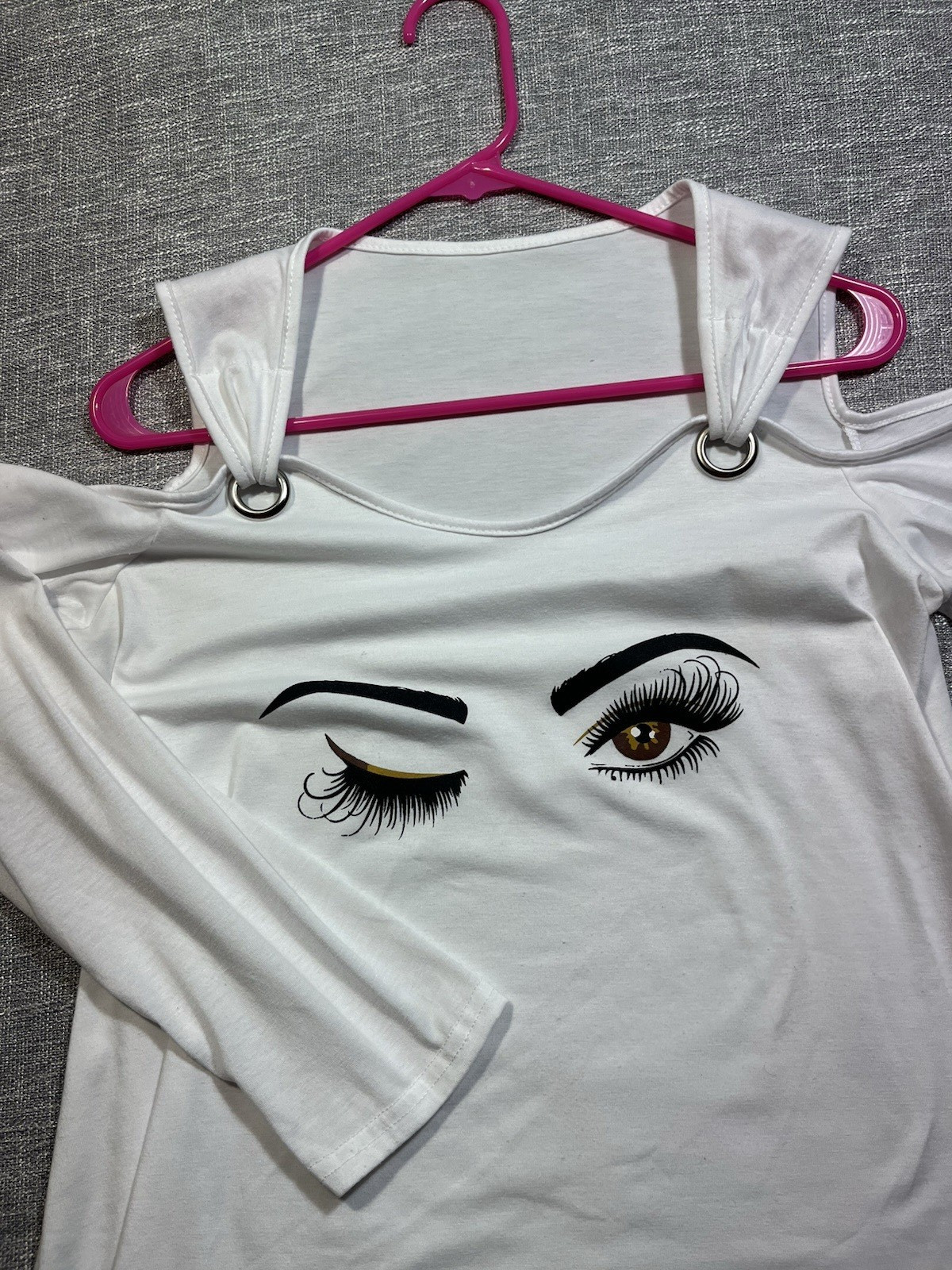 Women’s L White Knit Boat Neck Cold Shoulder Eye Graphic Grommet Tee Pullover
