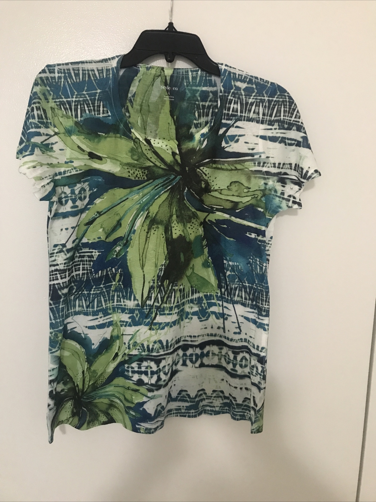 Style & Co Women’s green Floral Shirt Long Sleeve Size Large. T bin