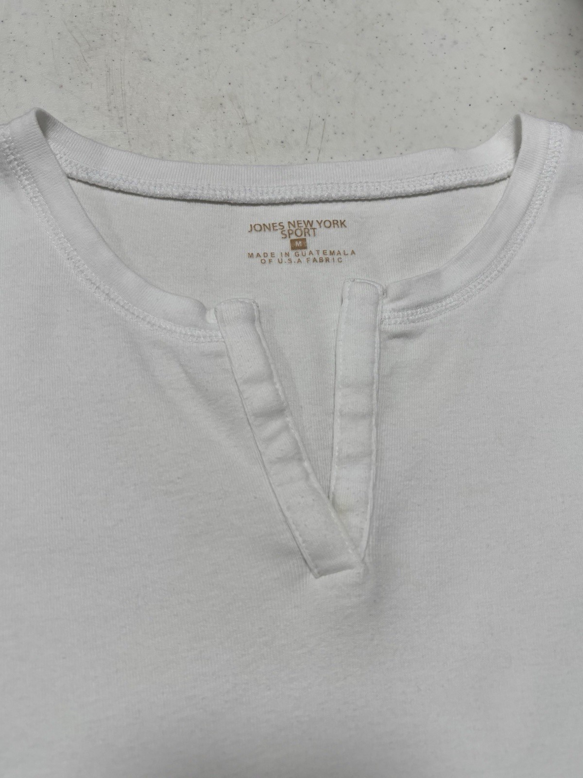 Jones New York Sport Top Womens Medium White Split Notch Neck 3/4 Sleeve Cotton
