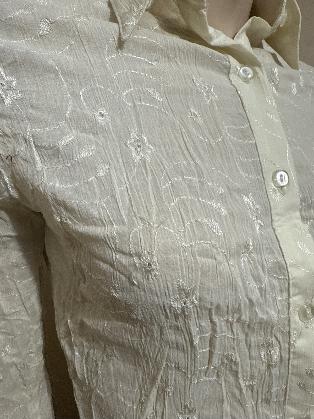 Women’s Ivory Rayon Casual Classic Stretch Embroidered Size L Button-up Top