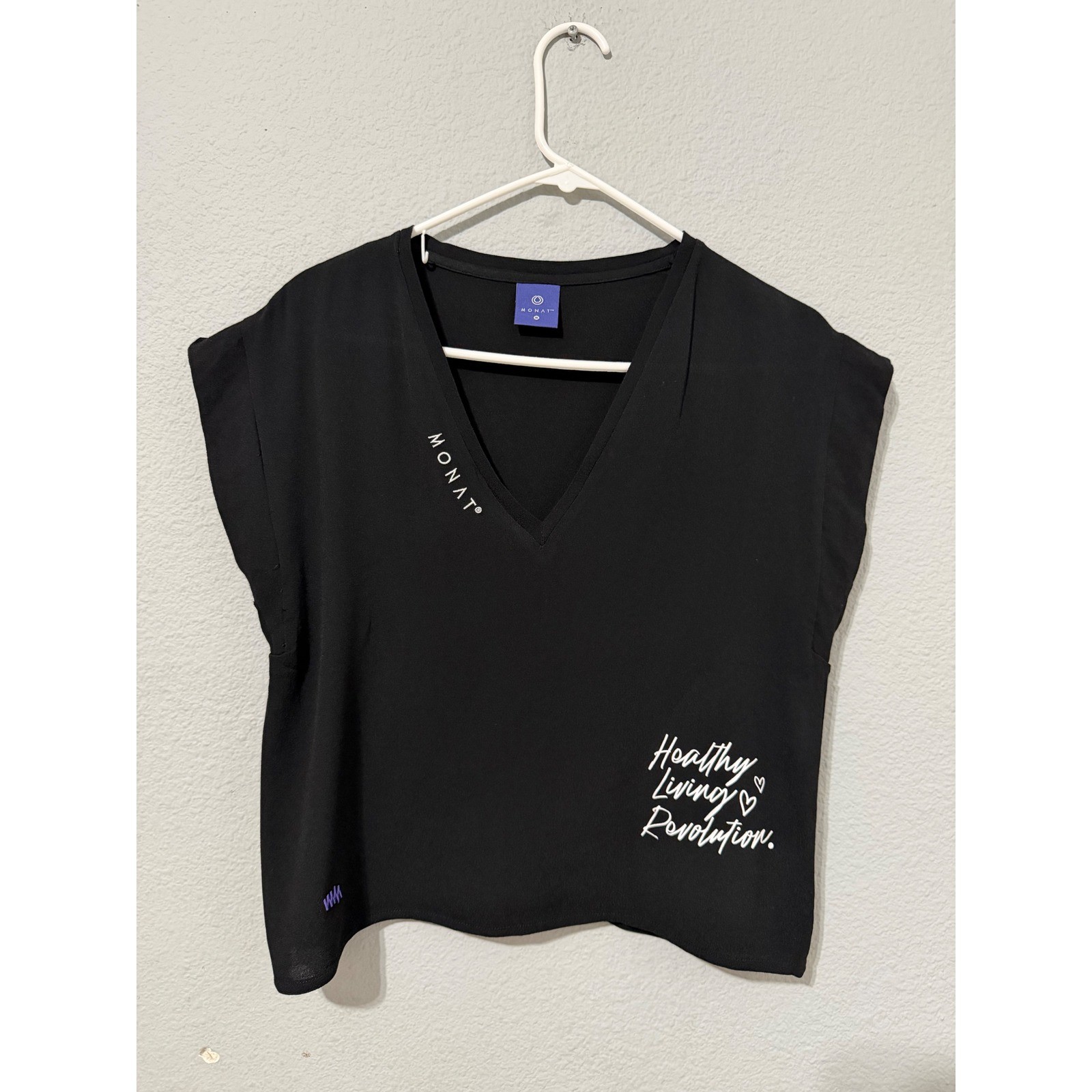Monat Women Top M Black Healthy Living Revolution V-Neck Viscose Athletic Boxy