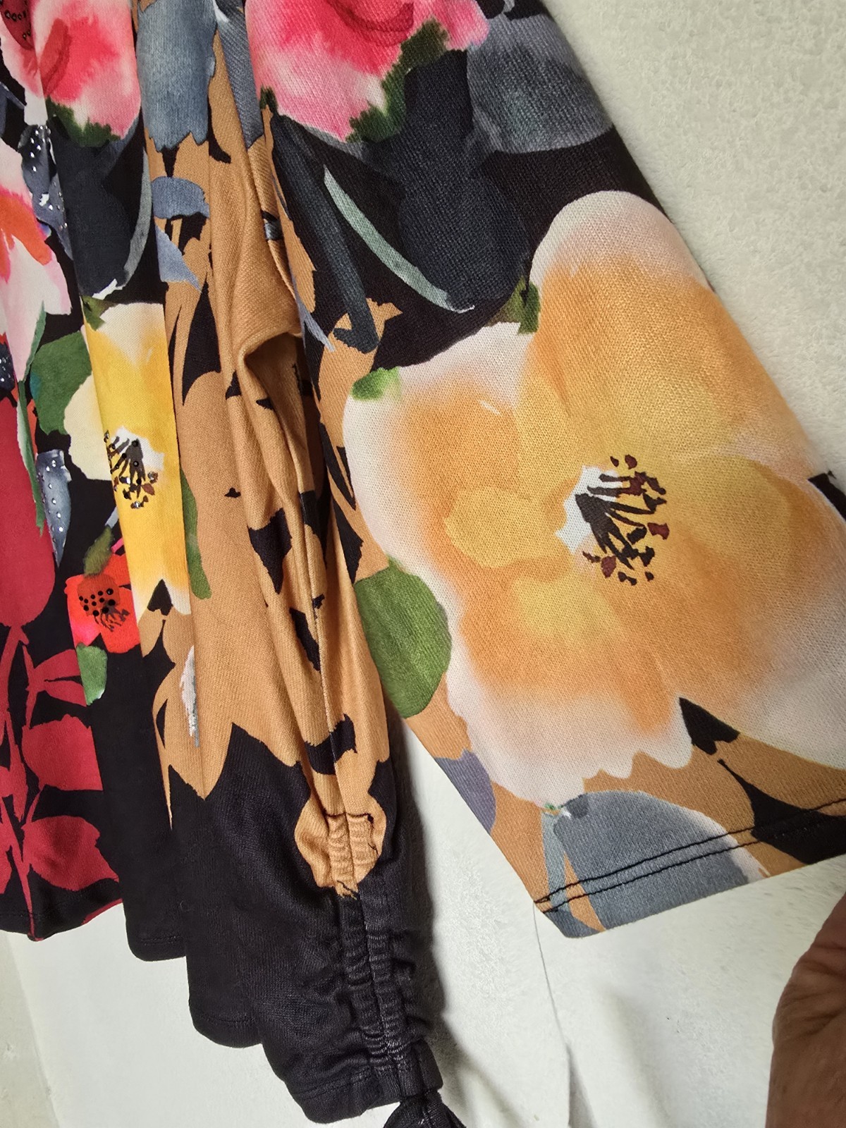 Alfred Dunner Womans Top/ Sweater Sz L Floral , Side Drawstring Hem W/ Slide