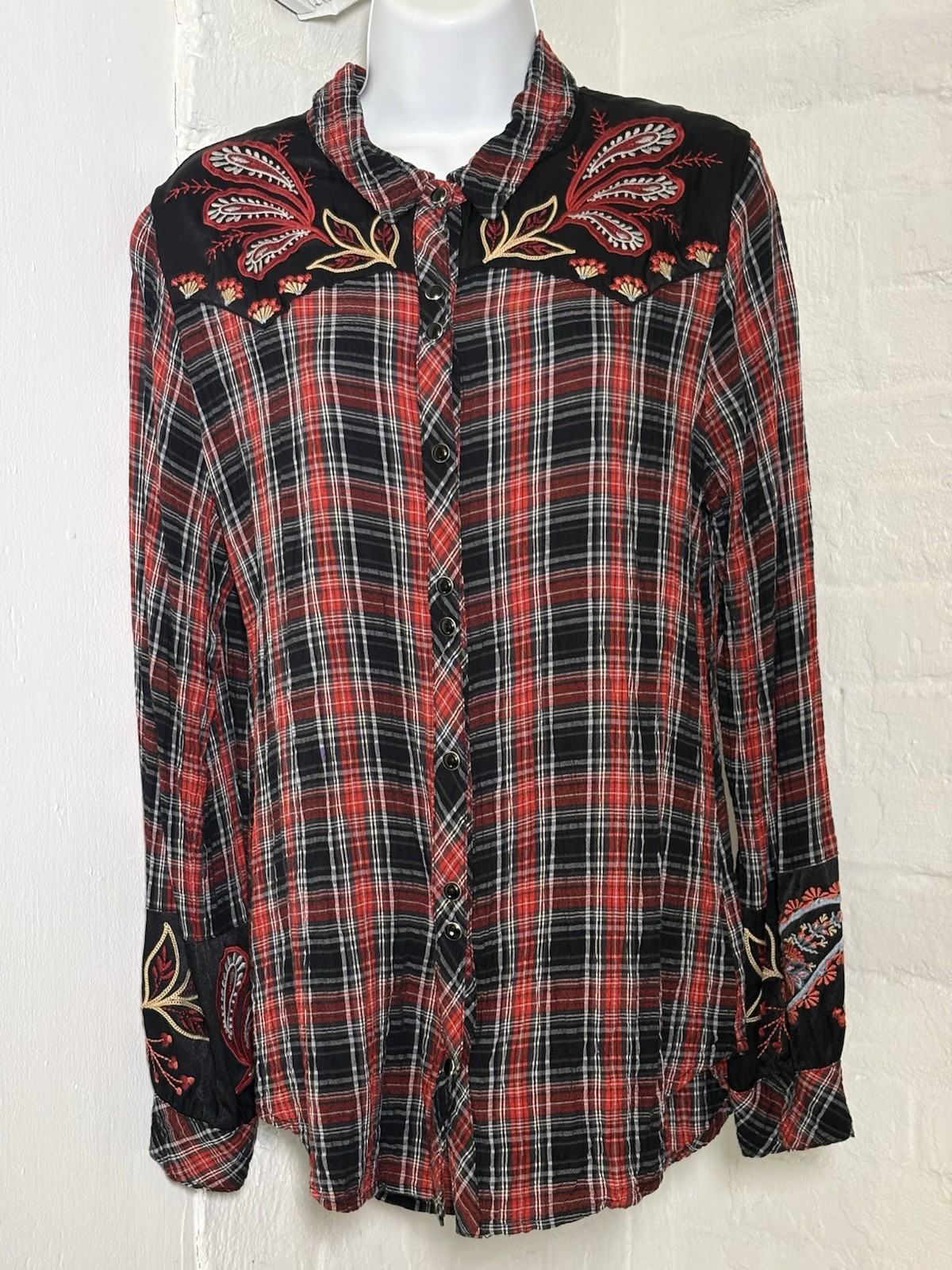 Johnny Was Workshop Women’s Western Embroidered Snap Shirt Top Small