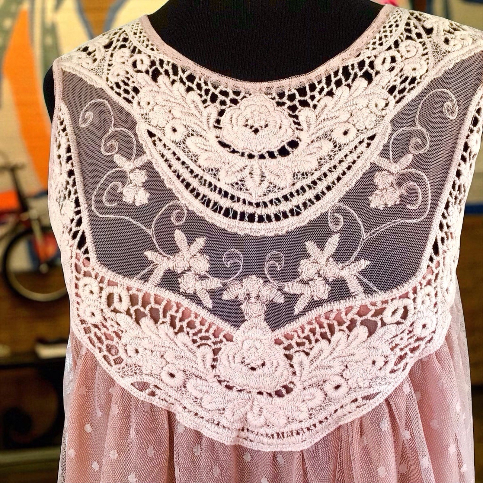 ANDREE byUNIT Sleeveless Top Large Dusty PinkLaceWithEmbroidery NEW W/TAGS 19.99