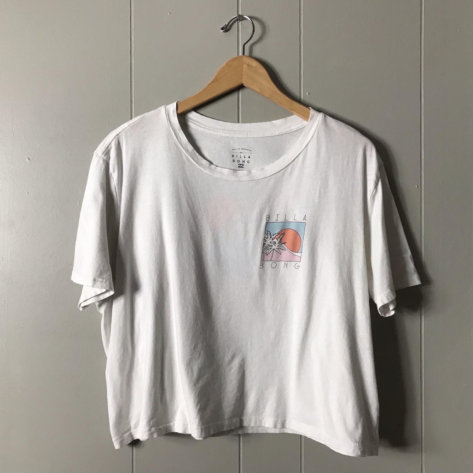 BILLABONG WHITE GRAPHIC CROP BOXY T-SHIRT WOMENS SIZE LARGE