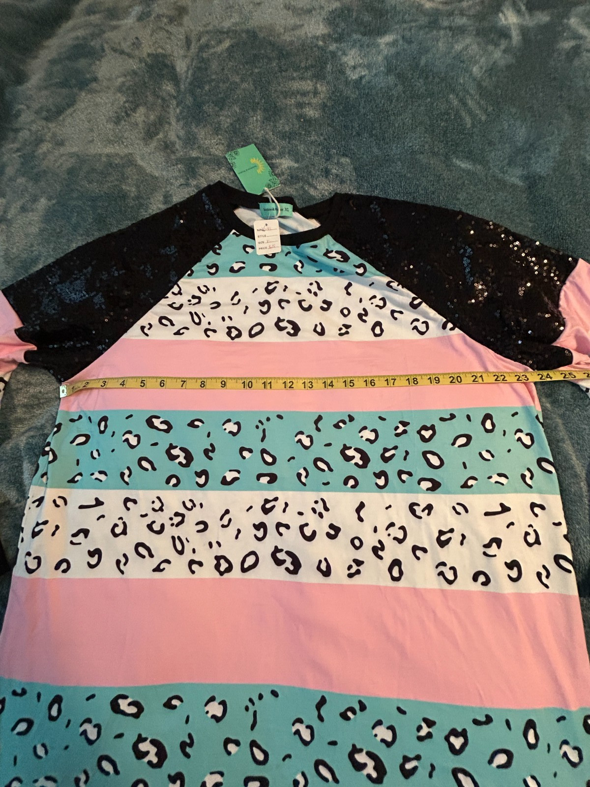 Sunshine and Rodeos Animal Print Western Look Long Sleeve Women’s Size XL. NWT