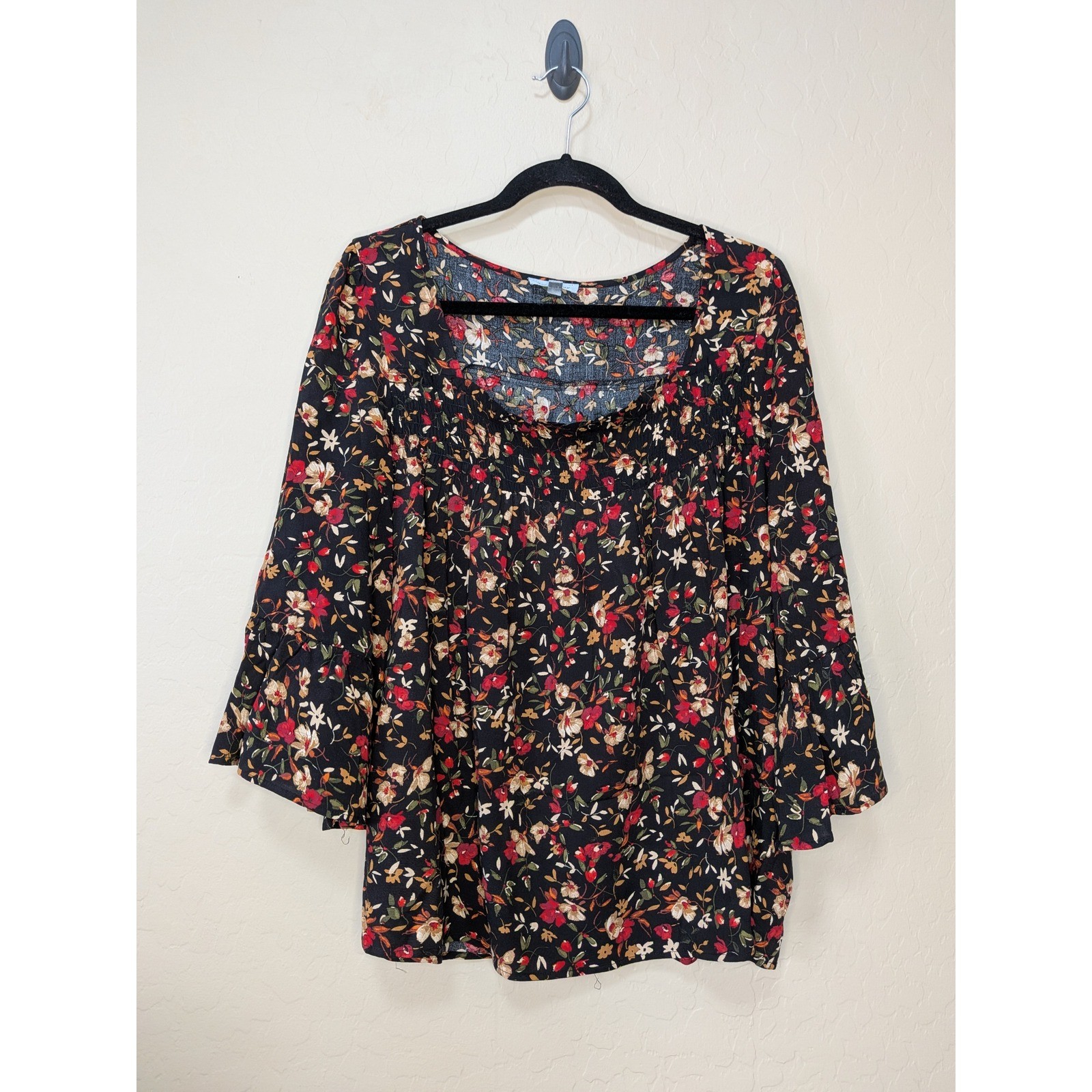 Floral & Ivy Black Red Floral Smocked Square Neck Bell Sleeve Blouse Large