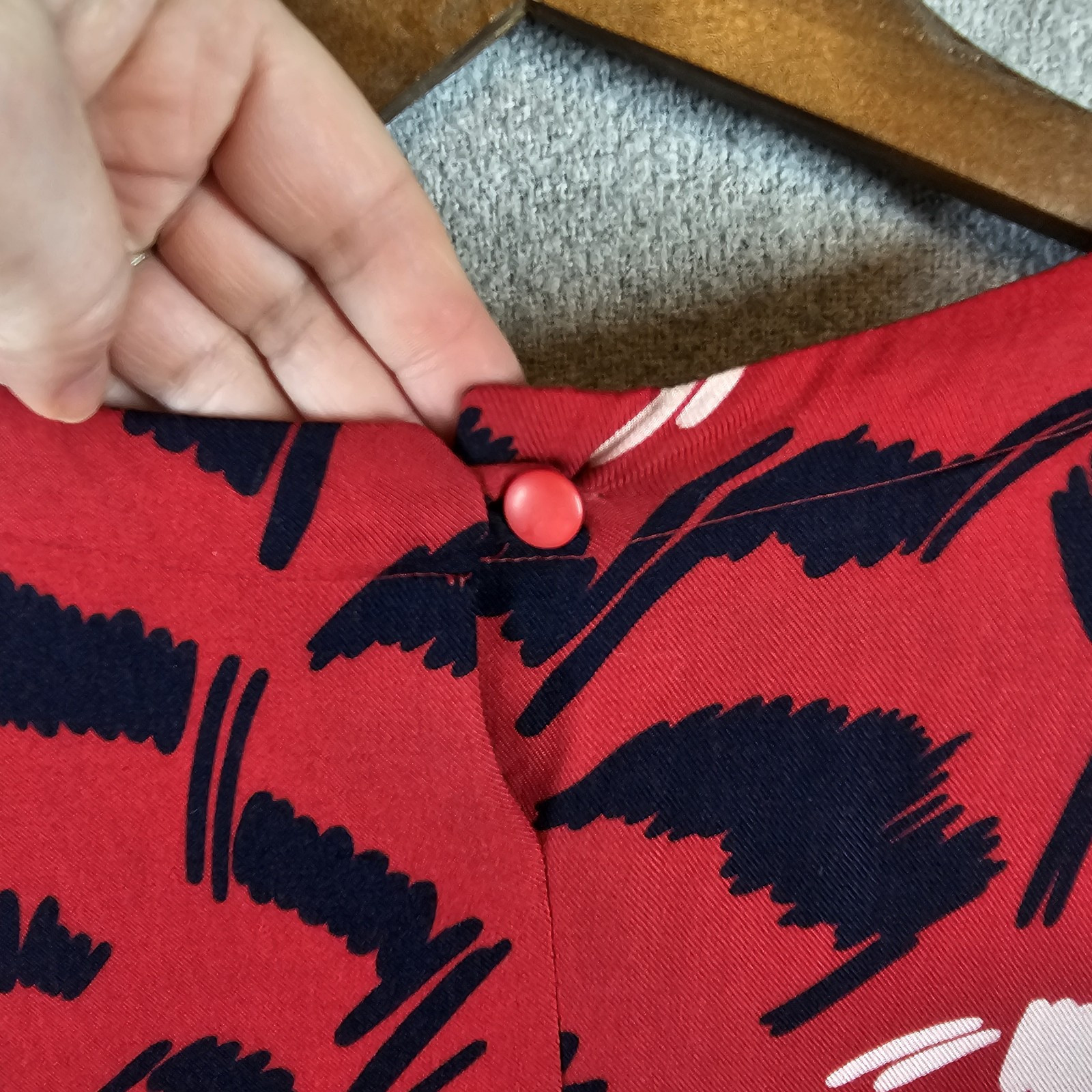 Pendleton Country Sophisticates VTG Top USA Abstract Red (See Desc. for Size)
