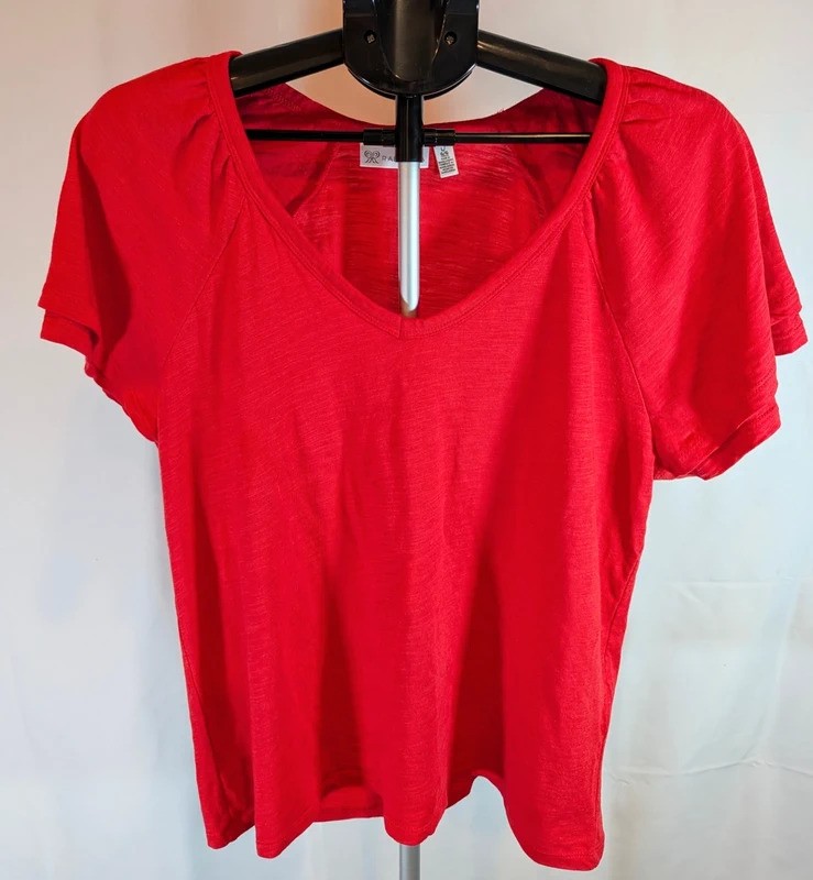 Rafaella Red Short Sleeve V-Neck Top Large – 60% Cotton (726.77)