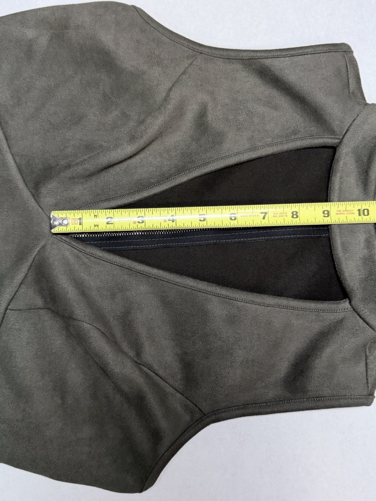 Charlotte Russe Faux Suede Mock Neck Cutout Crop Top Olive Green Sz S Women’s