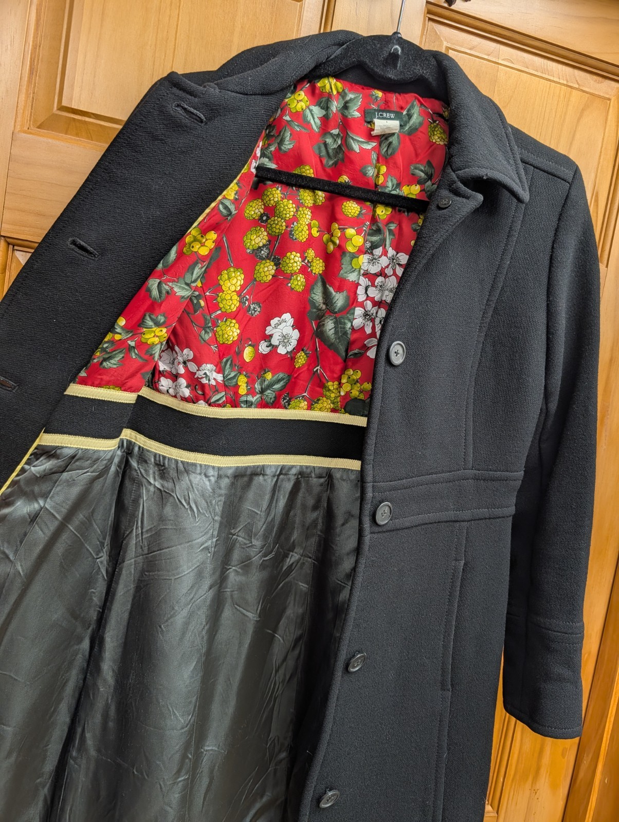 J Crew Women’s Size 8 Coat Black with Red Floral Lining Wool 95% Blend