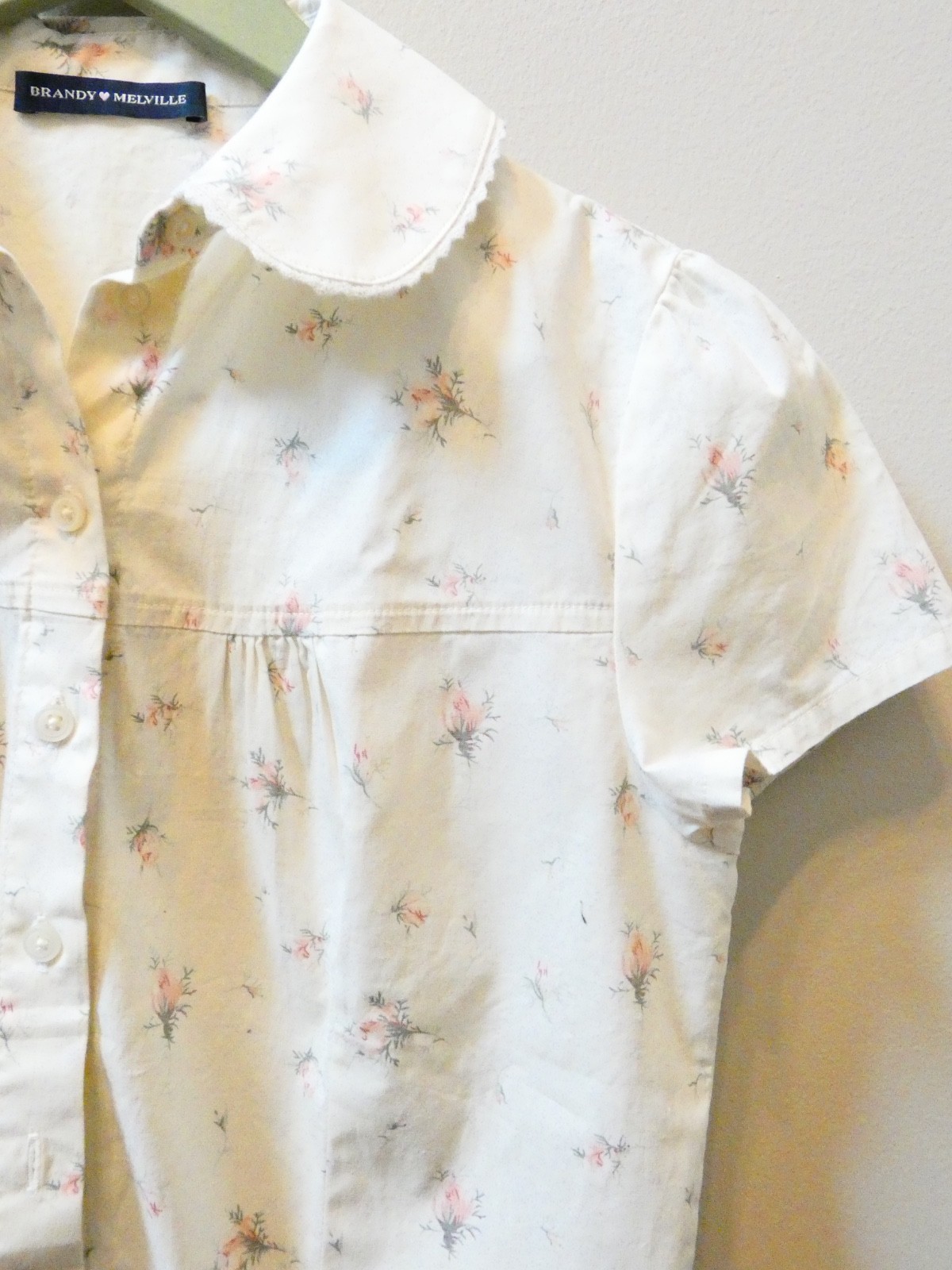 Brandy Melville White Floral Button Up Blouse – Yellow/Cream excellent condition