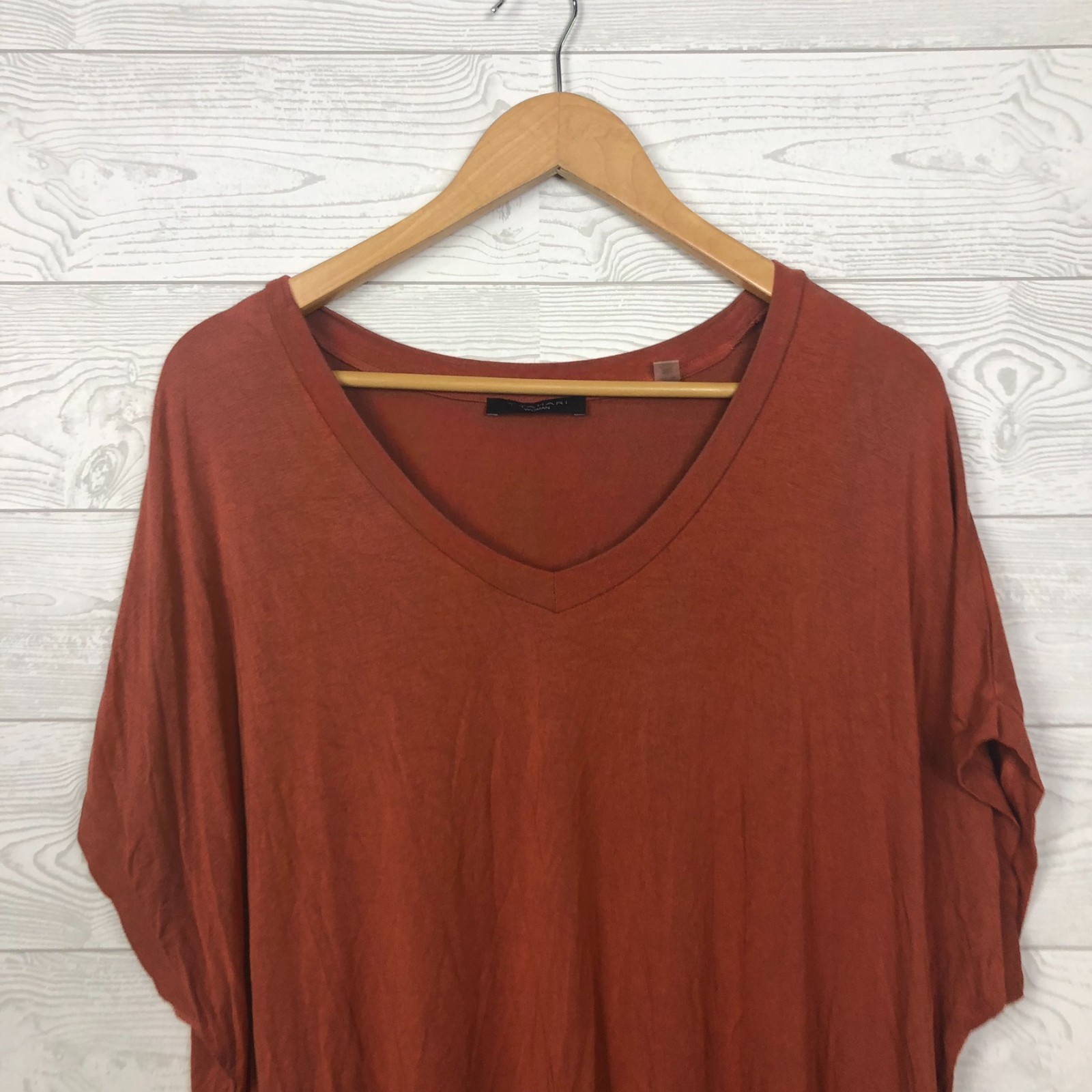 T Tahari Women’s Size 2X Short Sleeve Tunic Tee Shirt V Neck Solid Orange Casual
