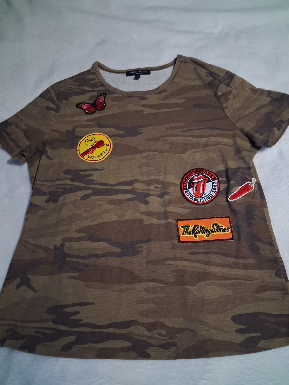 Romeo & Juliet~Womens Camouflage,”Rolling Stones & Woodstock” Tshirt Size Large