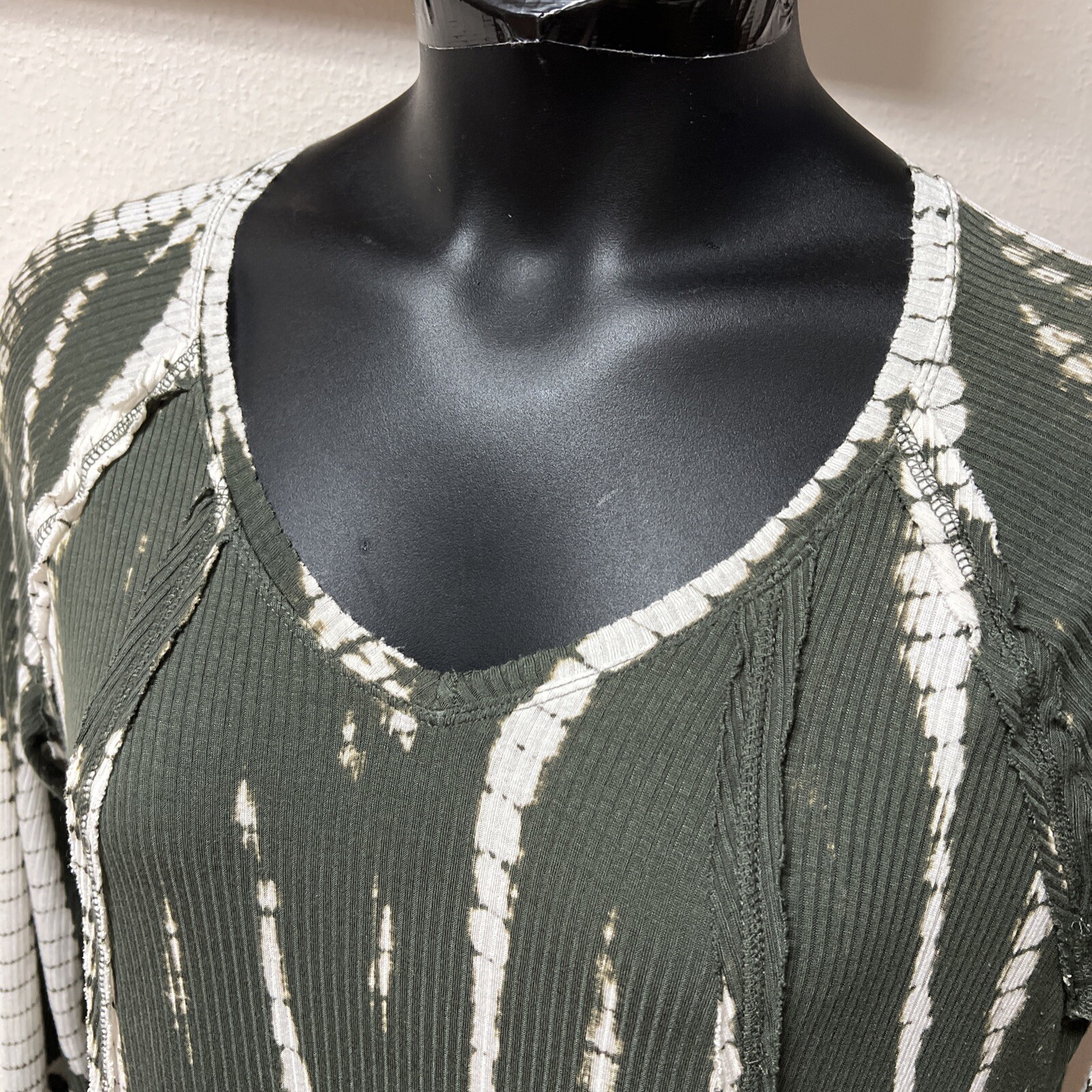 Knox Rose Whimsical Army green White Ribbed Tunic Top Raw Edges Semi sheer Sz S