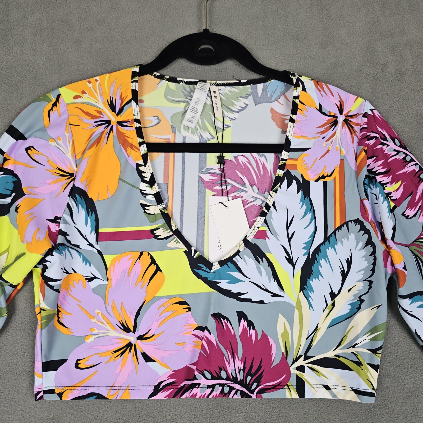BCBGeneration Blouse Womens L Multicolor Floral V Neck Long Sleeve Crop Top Swim