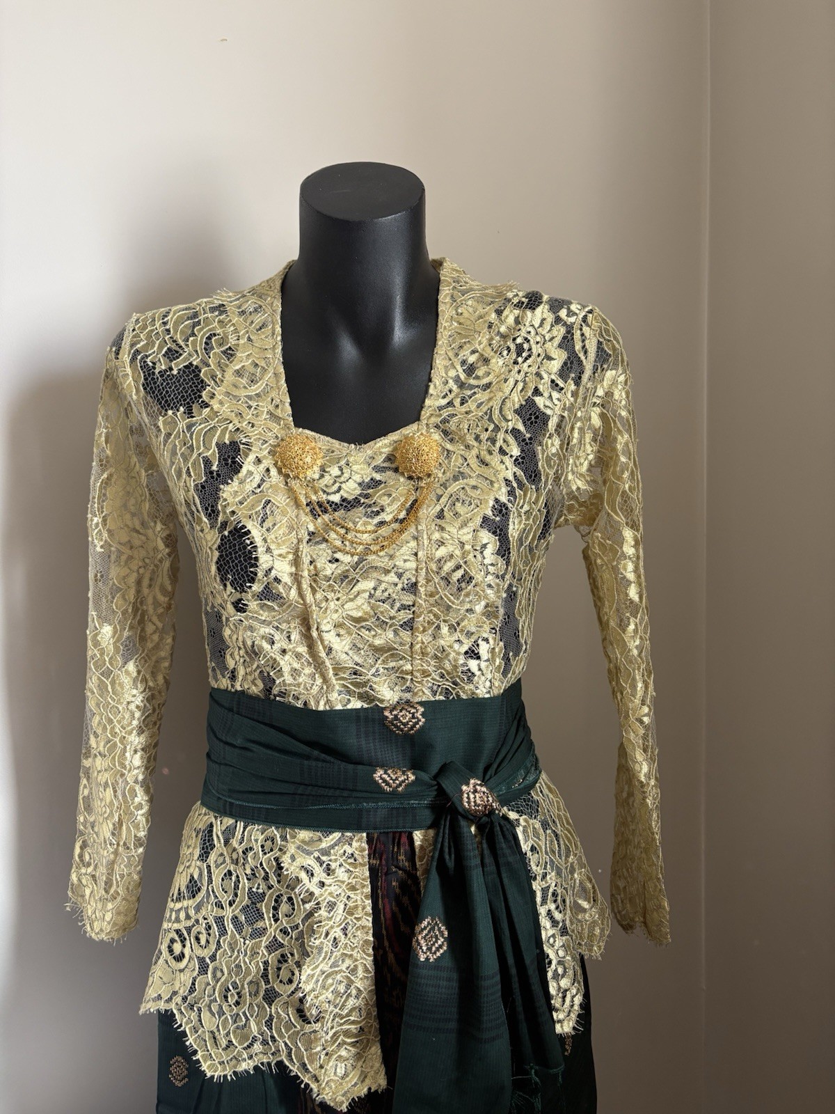 Indonesian Kebaya Top Only. Size 14. 50cm Underarms Measurements.