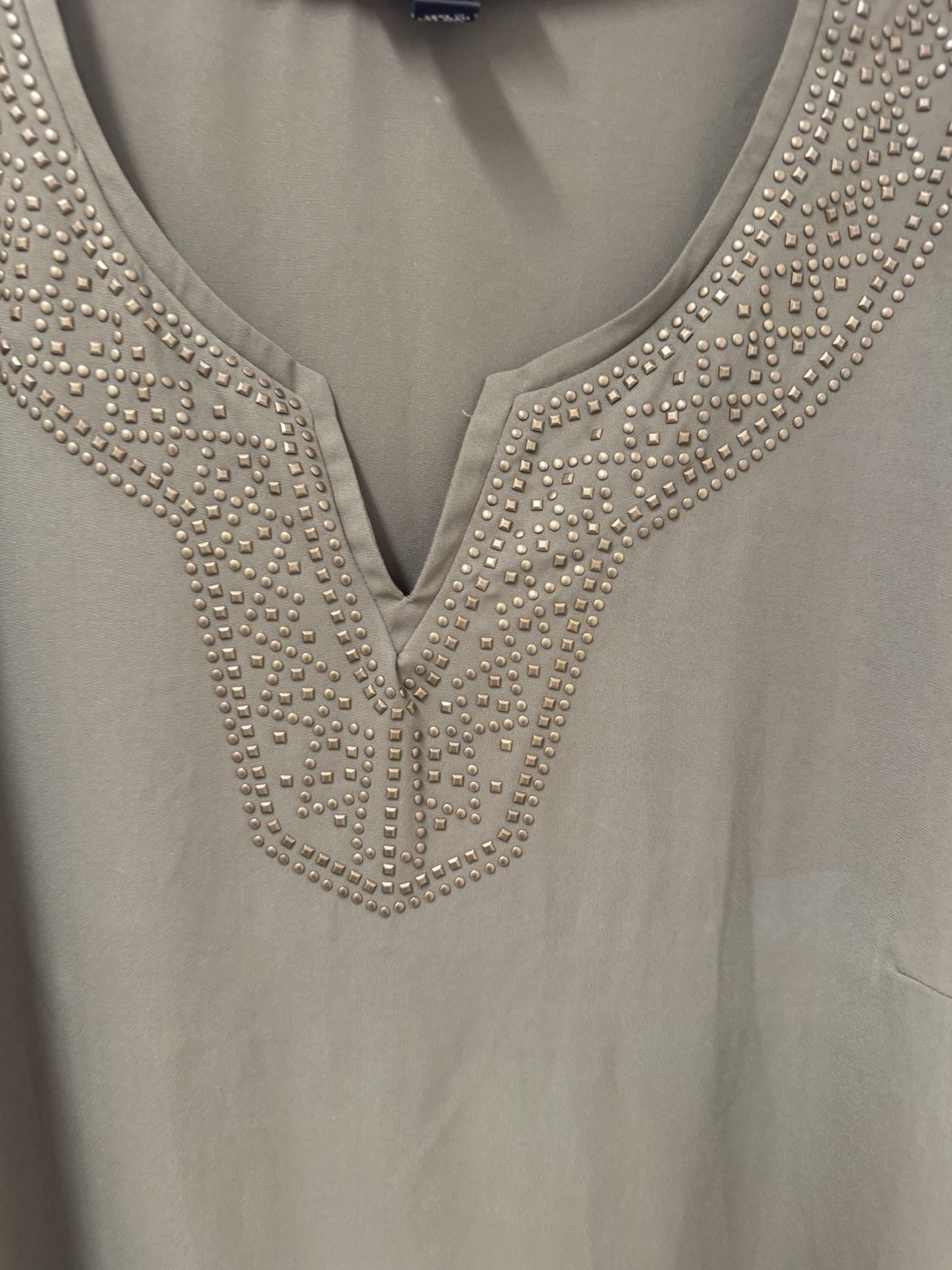 3X I.N. Studio Woman Blouse Top Pullover Green Beaded Sharkbite Hem New NWT A3