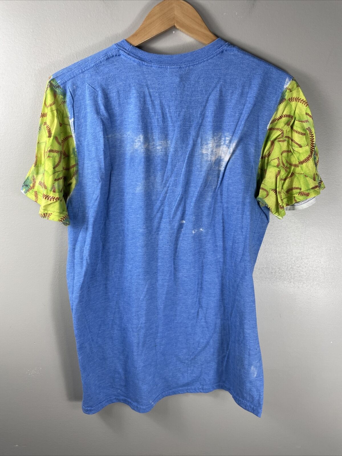 Gildan Bleach Dye Softball “Shell Shockers” T Shirt Women’s Large Blue & Orange