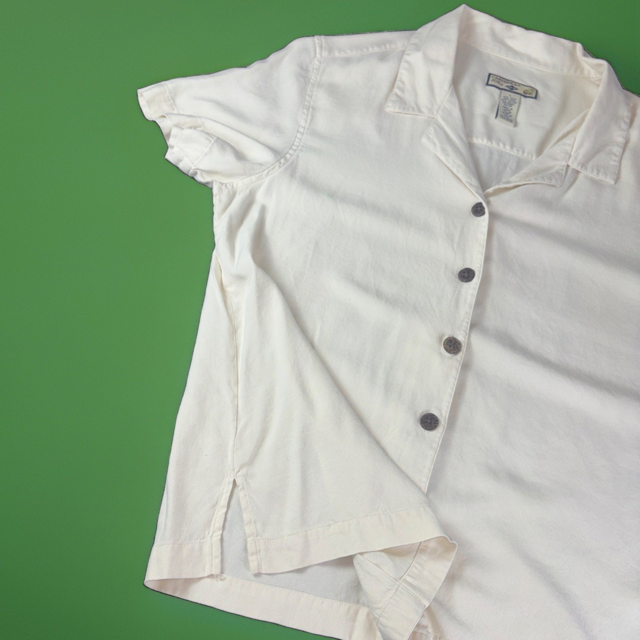 Vintage Caribbean Joe Womens Large Cream Resort Blouse Coconut Buttons Silky