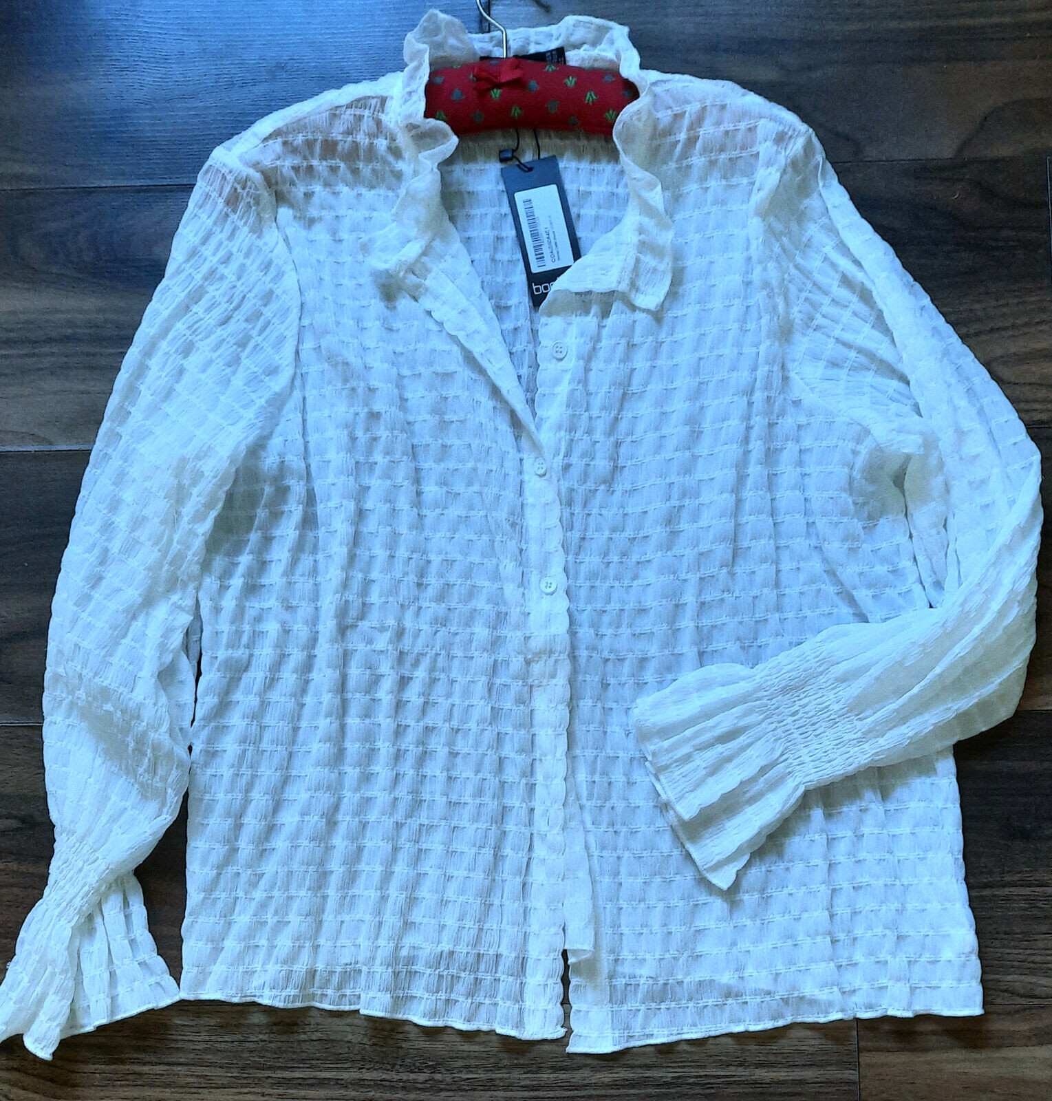 BOOHOO soft IVORY shirt NEW size 16-18bust 116-120cm)