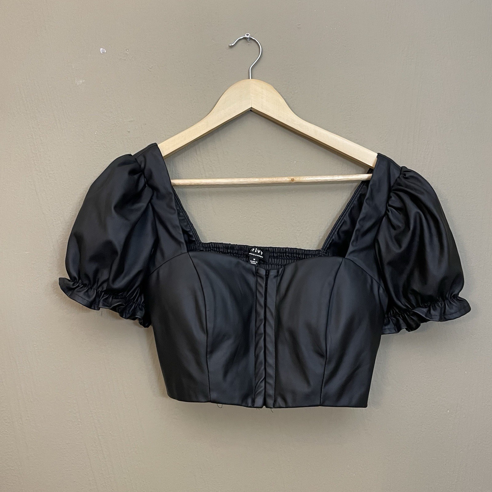 Privy Faux Leather Zip Crop Top Black Women’s Size M Biker Casual Elastic Back