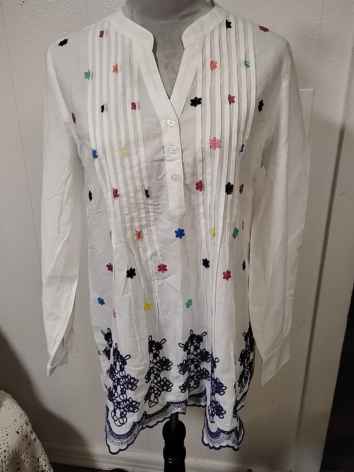 American Sweetheart Embroidered Floral Pintuck Blouse Tunic Top Medium Vintage