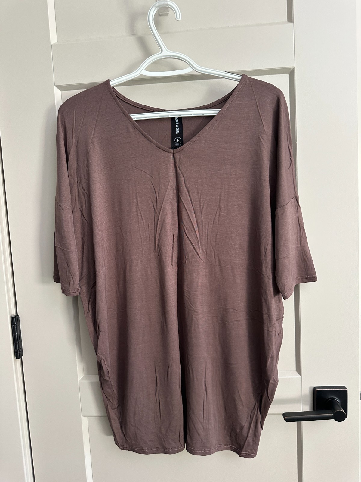 Agnes & Dora Dolman V-neck Top New Brown Taupe Size Small (4/6) NWT Short sleeve