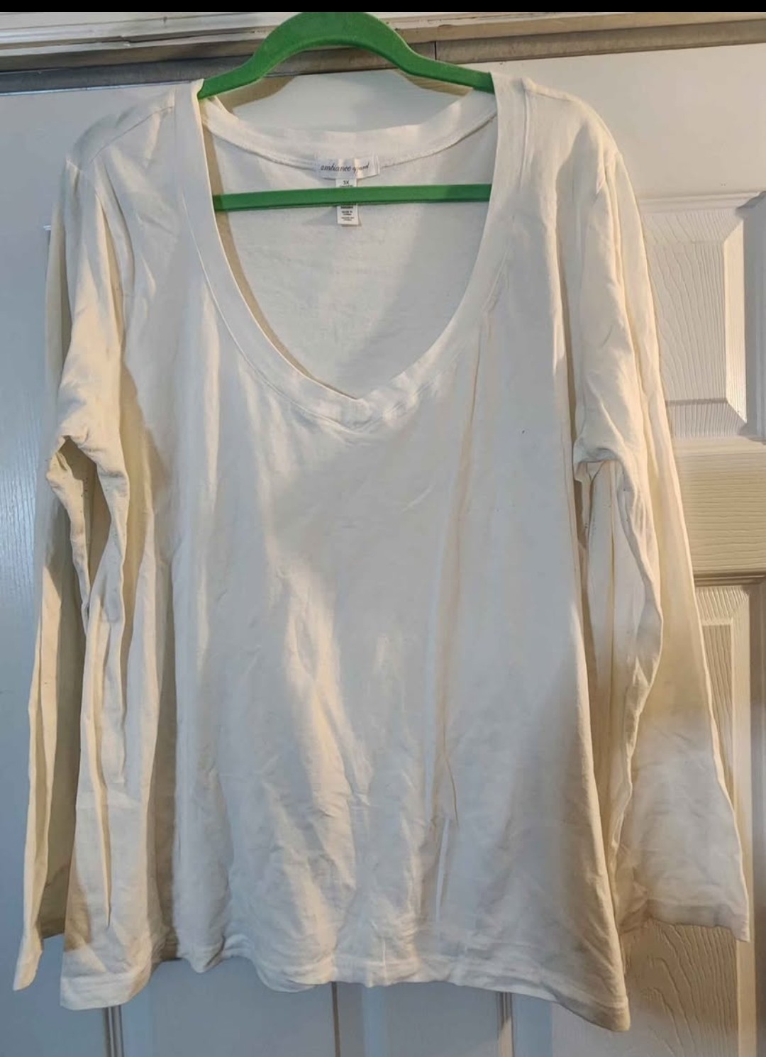 WOMANS WHITE AMBIANCE APPAREL 3X, 95% Cotton 5% spandex made in China