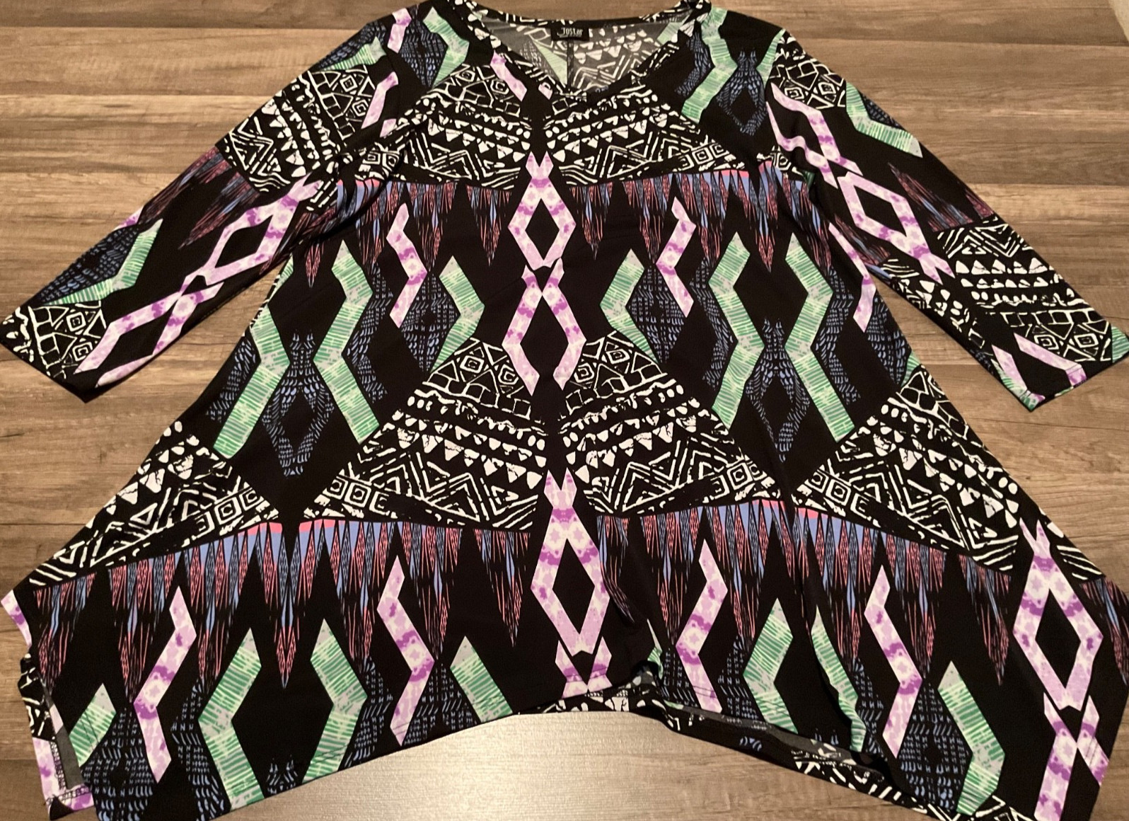 JOSTAR WOMENS 3/4 SLEEVE GEOMETRIC ASYMMETRICAL TUNIC (SIZE UNKNOWN) MULTICOLOR