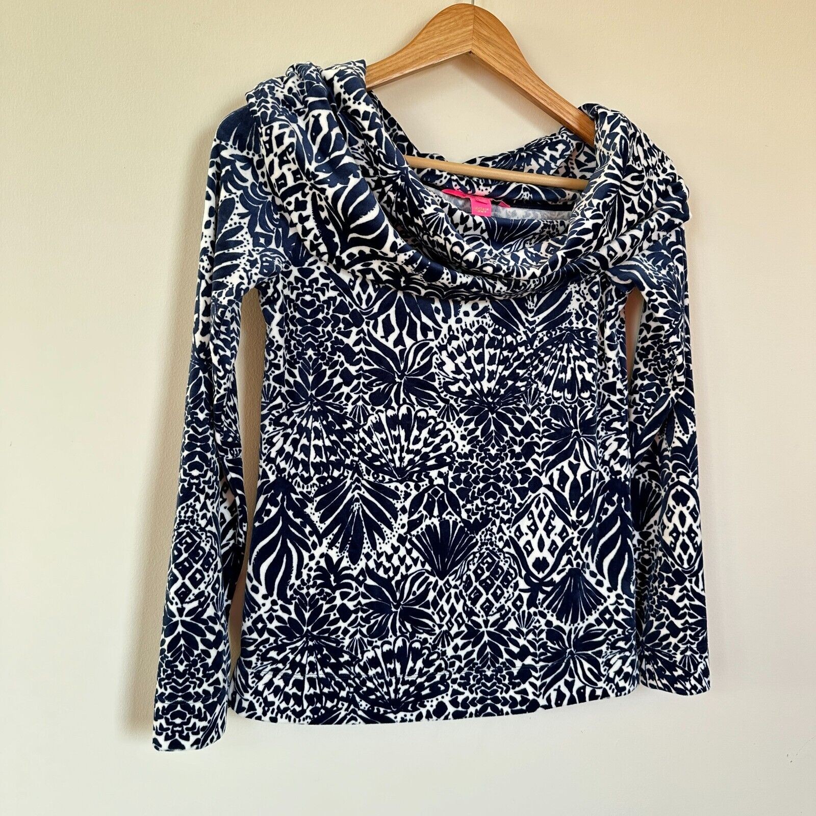 Lilly Pulitzer Belinda Velour Pullover XS Navy Cowl Neck Off Shoulder Top