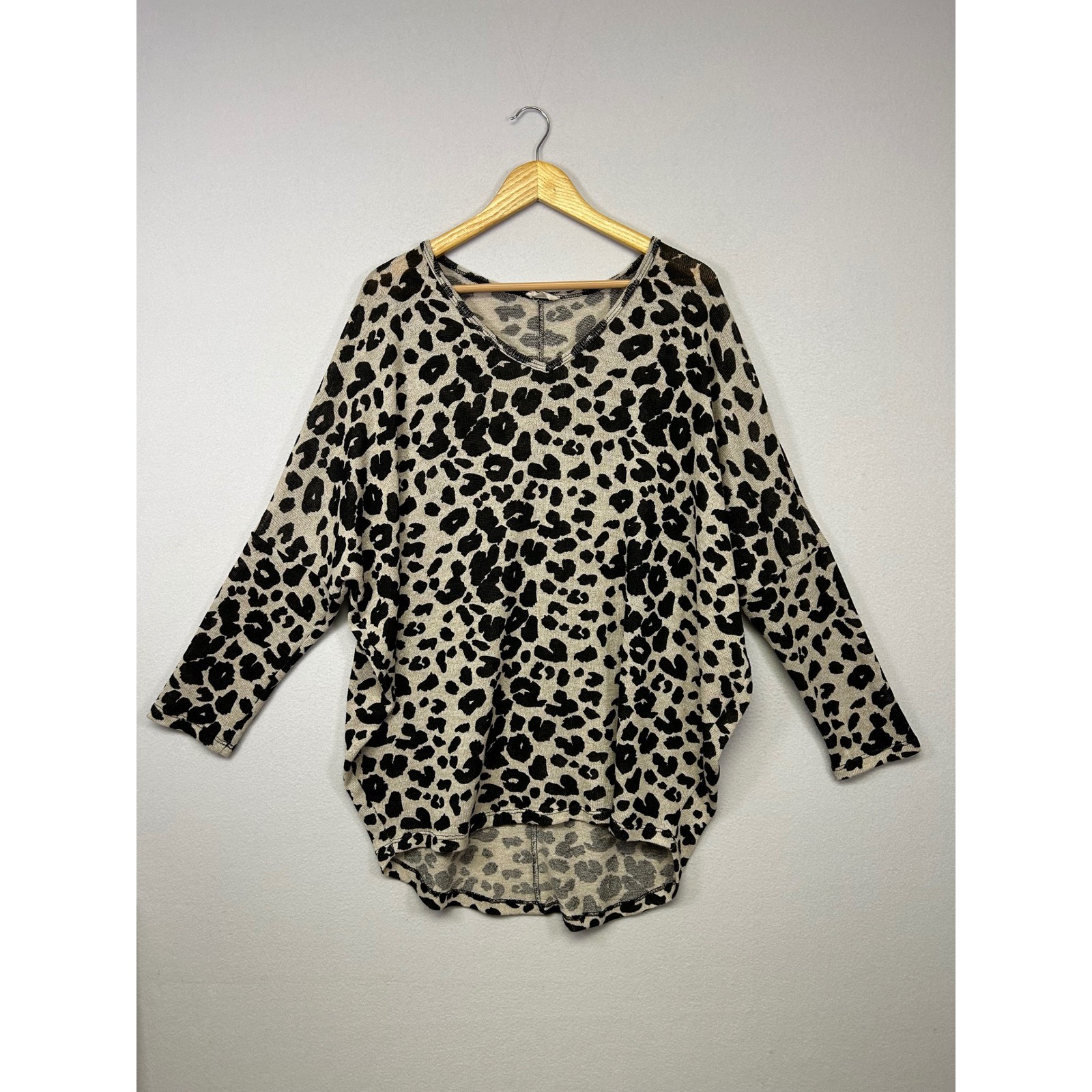 Boho Animal Print Be Stage Womens One Size Tan Black Leopard V-Neck Dolman Top