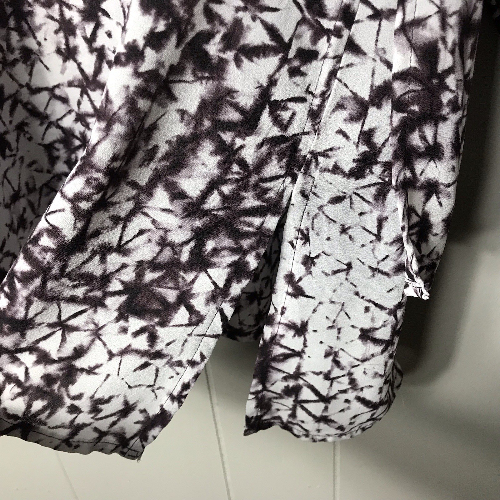 VIOLET + CLAIRE DARK PLUM ARTSY GOEMETERIC PATTERN TUNIC V NECK BLOUSE WOMENS 2X