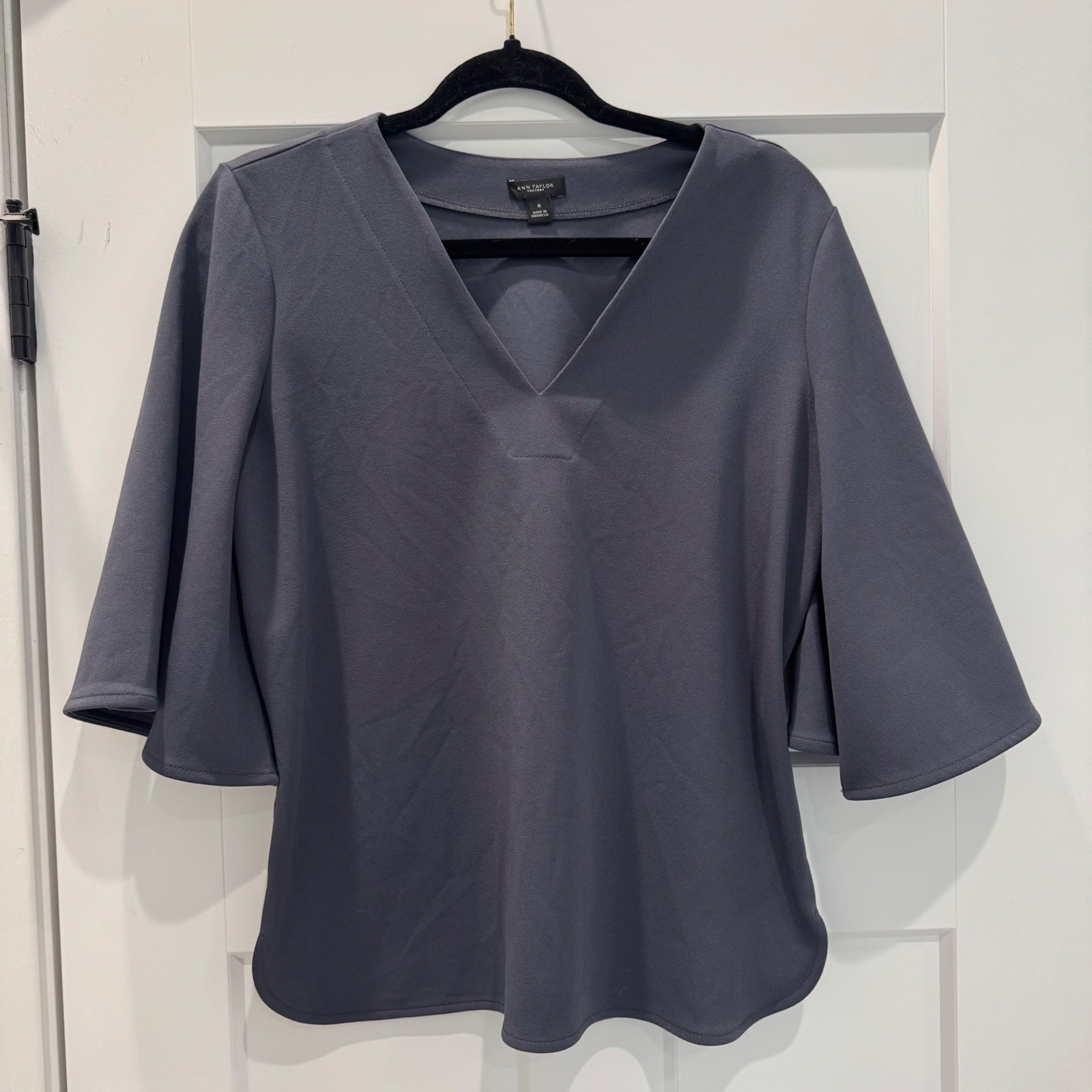 Ann Taylor Factory Charcoal Bell Sleeve V-Neck Blouse Top Medium Flutter Sleeve