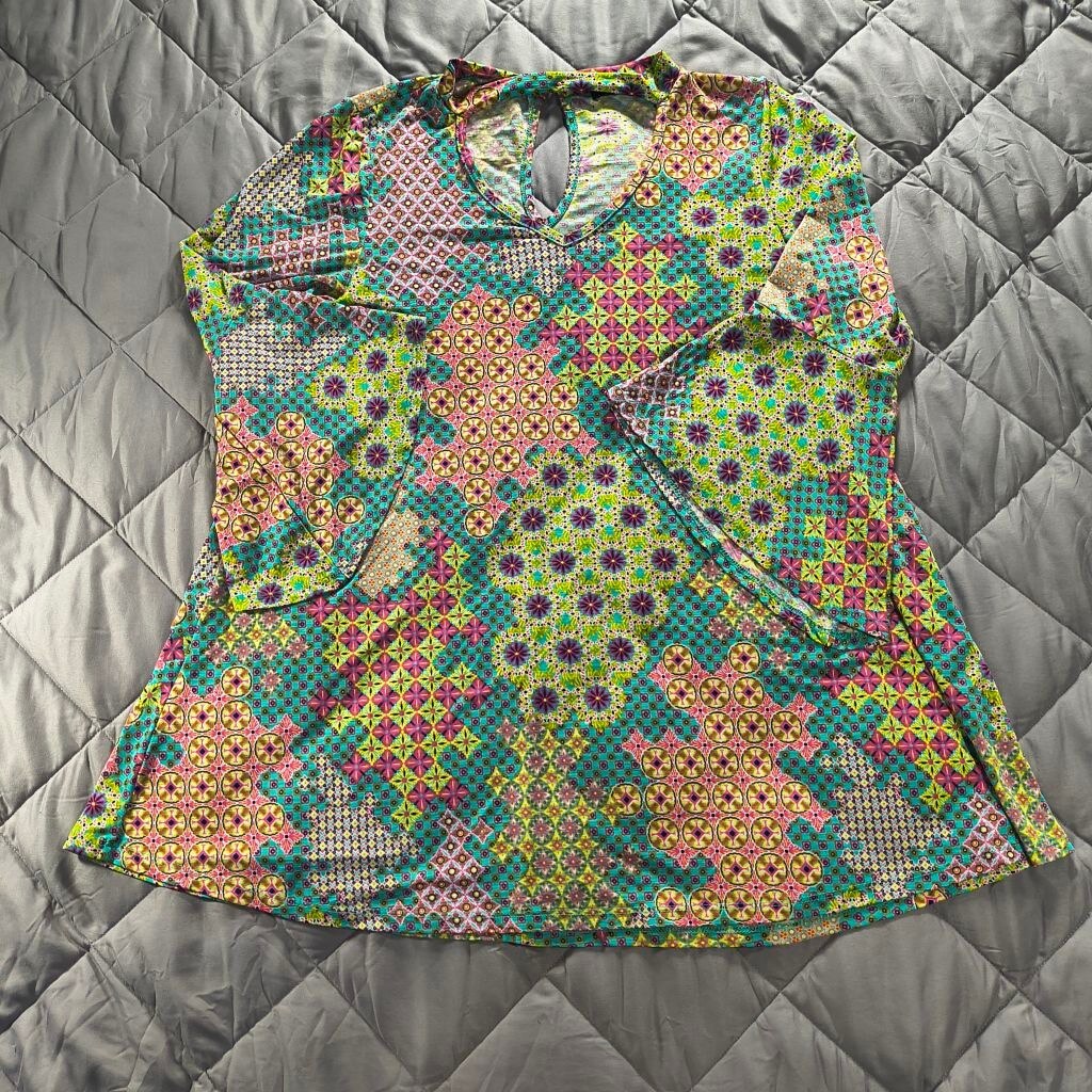 (M) Women’s Annabelle Teal and Pink Abstract Bell Sleeve Tunic Top with Cut-Outs