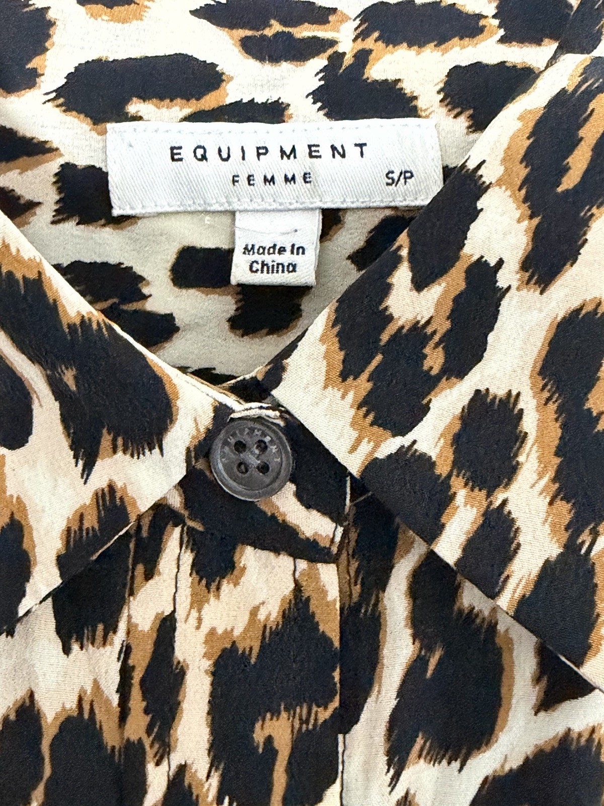 Equipment Femme Women’s Silk Long Sleeve Button Down Blouse Animal Print Small