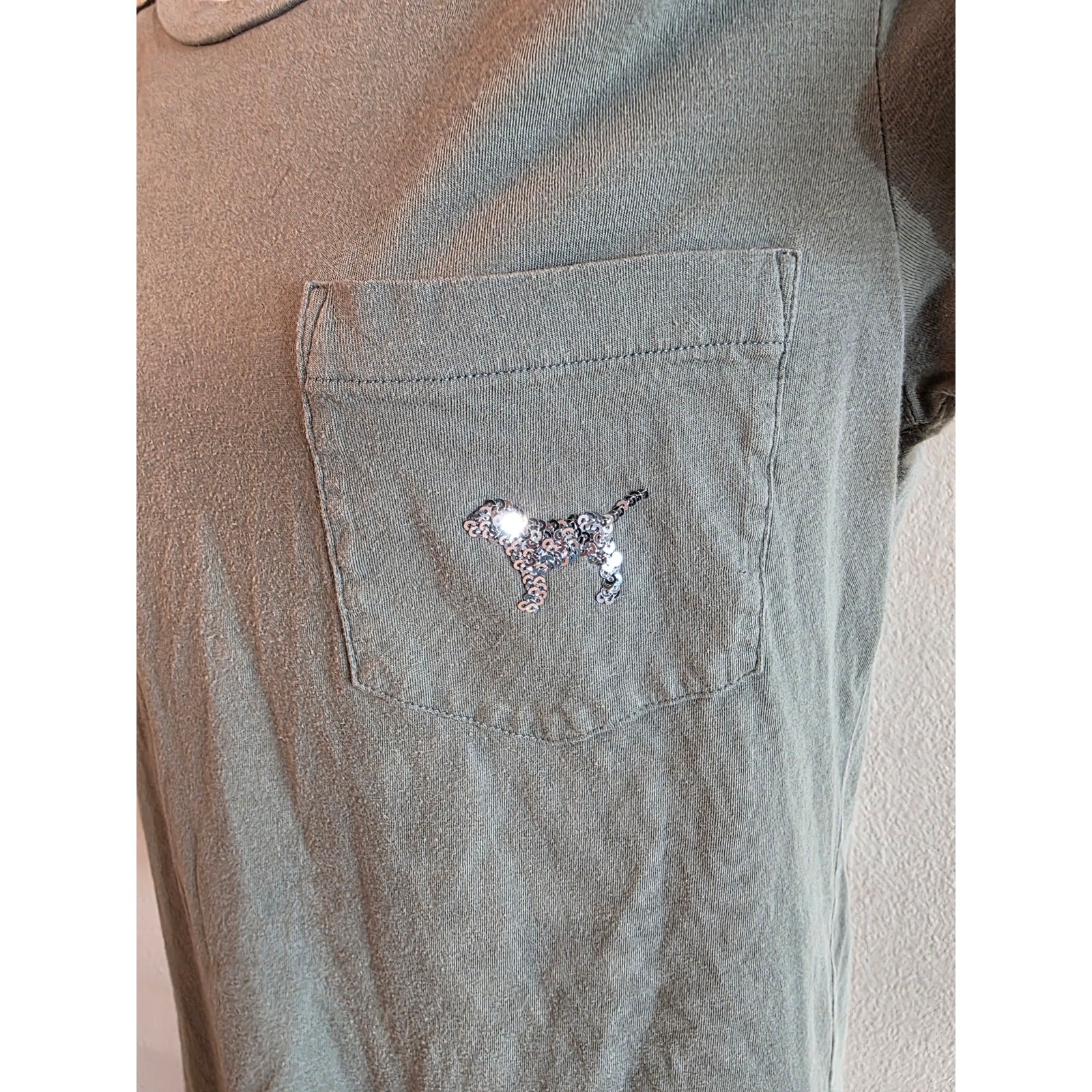 Victoria’s Secret Pink Sequin T-Shirt SZ Small Dog Pocket Campus Shirt