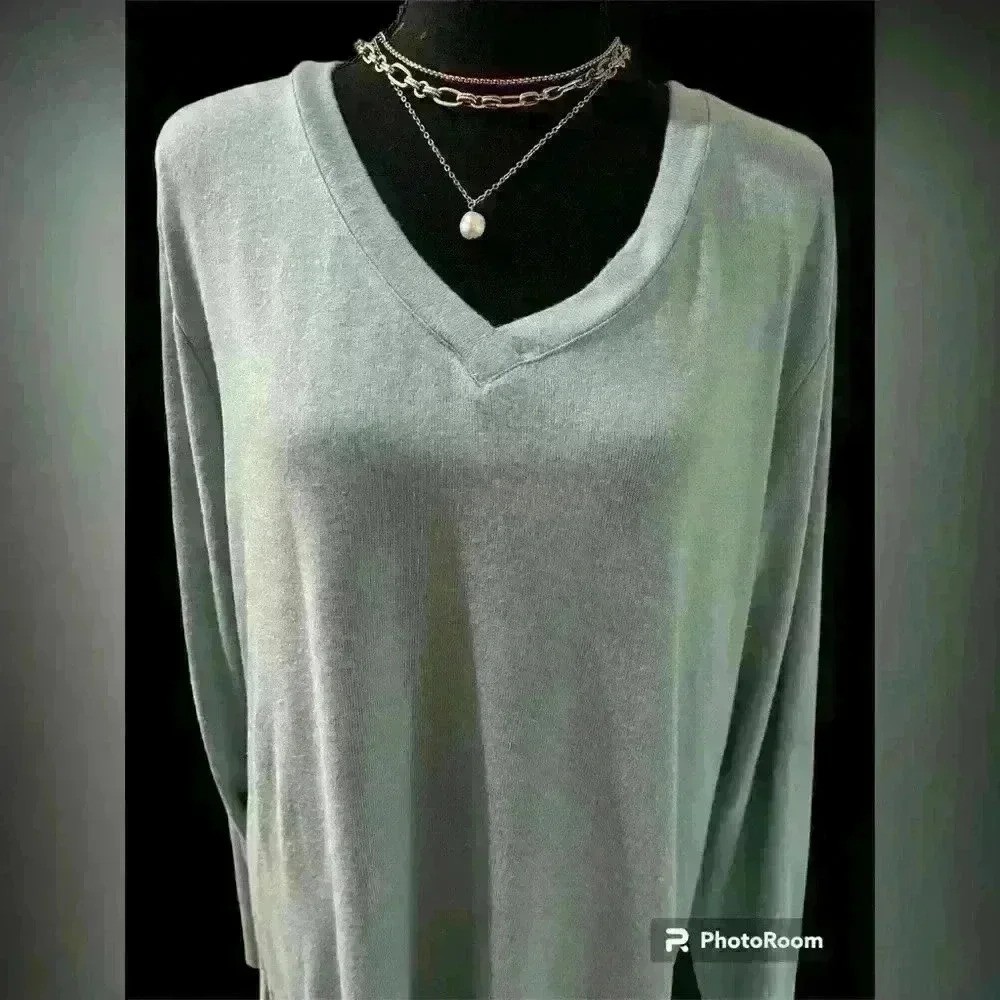 Marty M Women’s V-Neck long sleeve blouse Size XXL