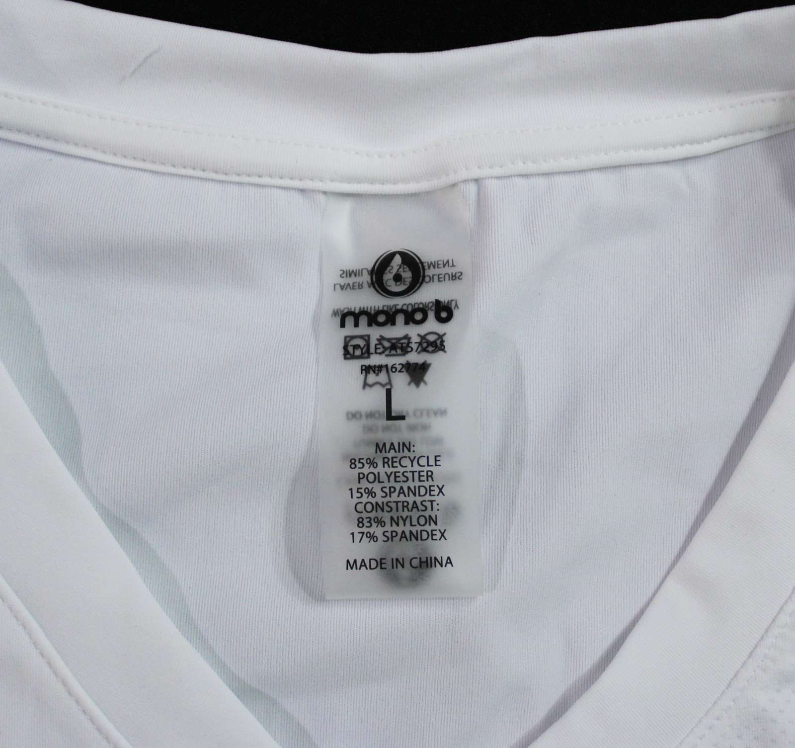 Mono B Women’s Classic Mesh Paneled V-Neck Sports Tee AP2 White Large NWT
