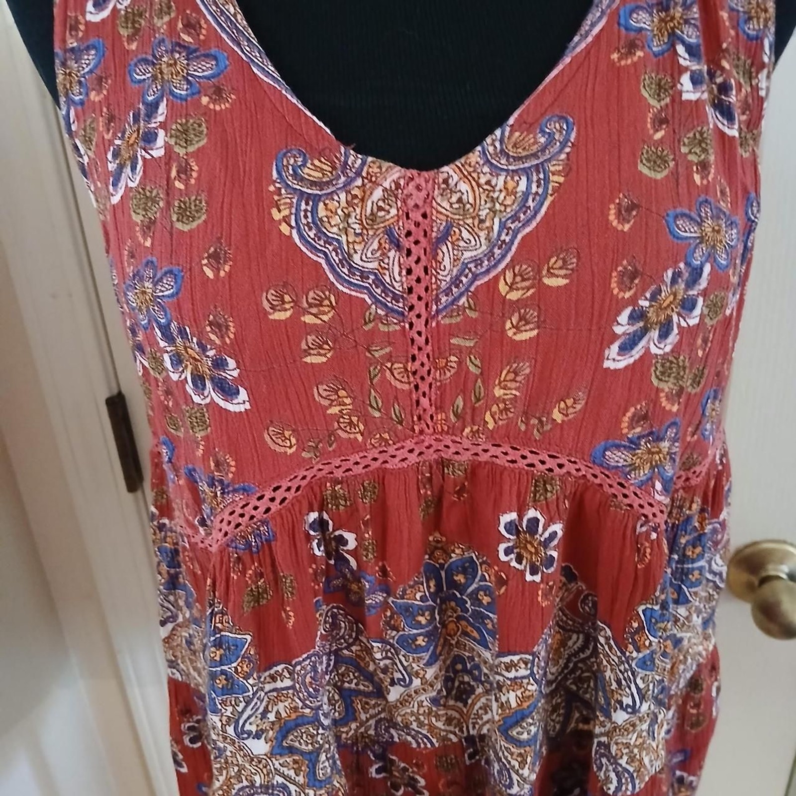 Angie Boho Red Floral Paisley Crochet Trim Sleeveless Blouse S Boho Festival