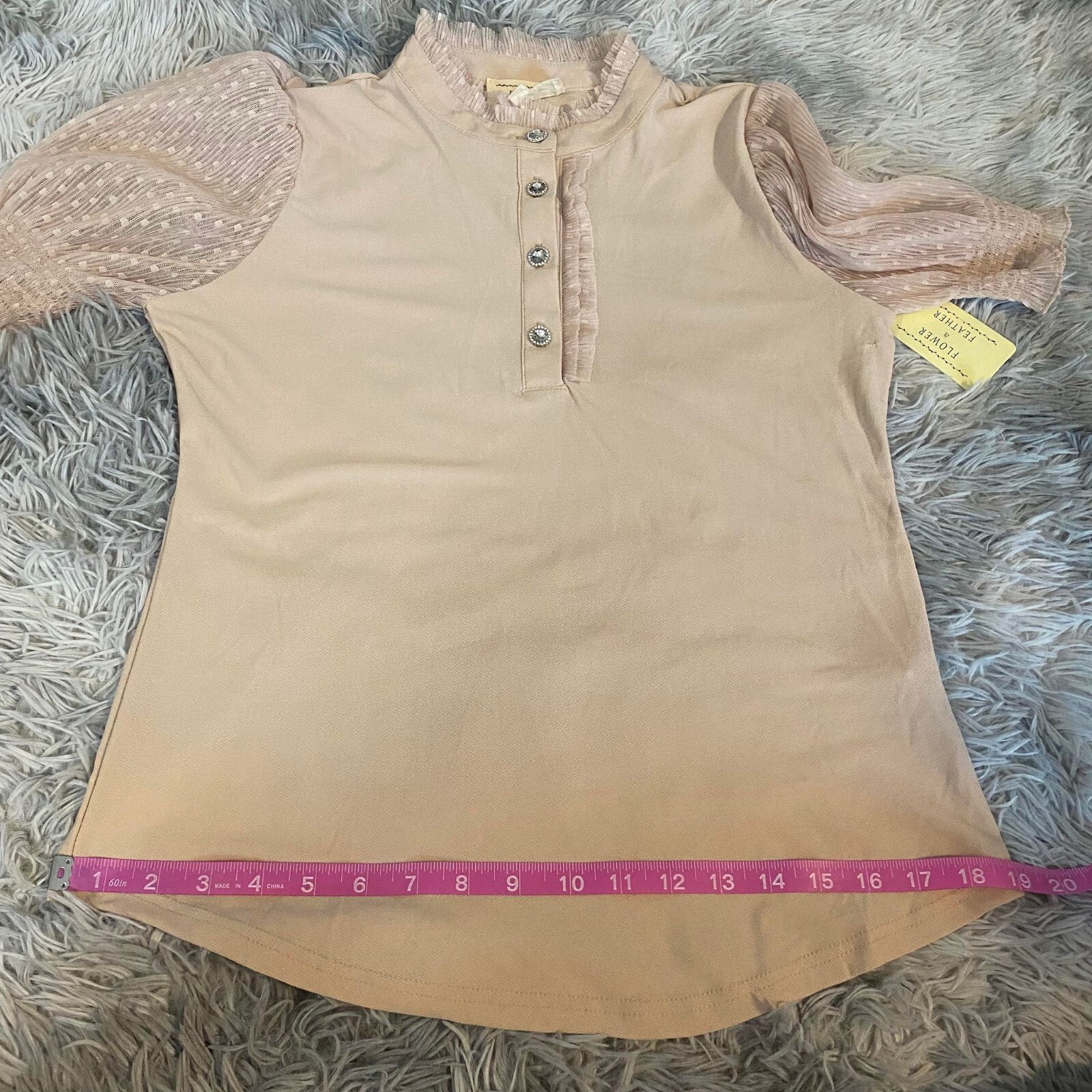 Flower & Feather Turtle Neck Lace Short Sleeve Blouse for Women – Small – Beige