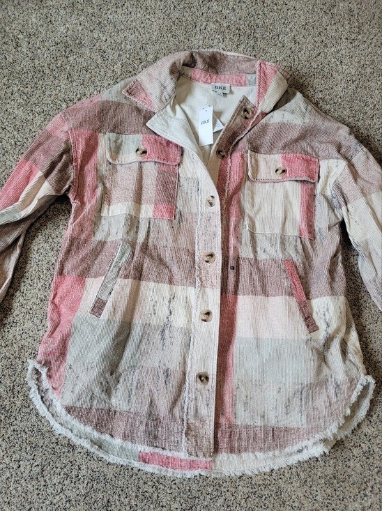 BKE Women’s Plaid Distressed Button Up Shacket Size Small NWT