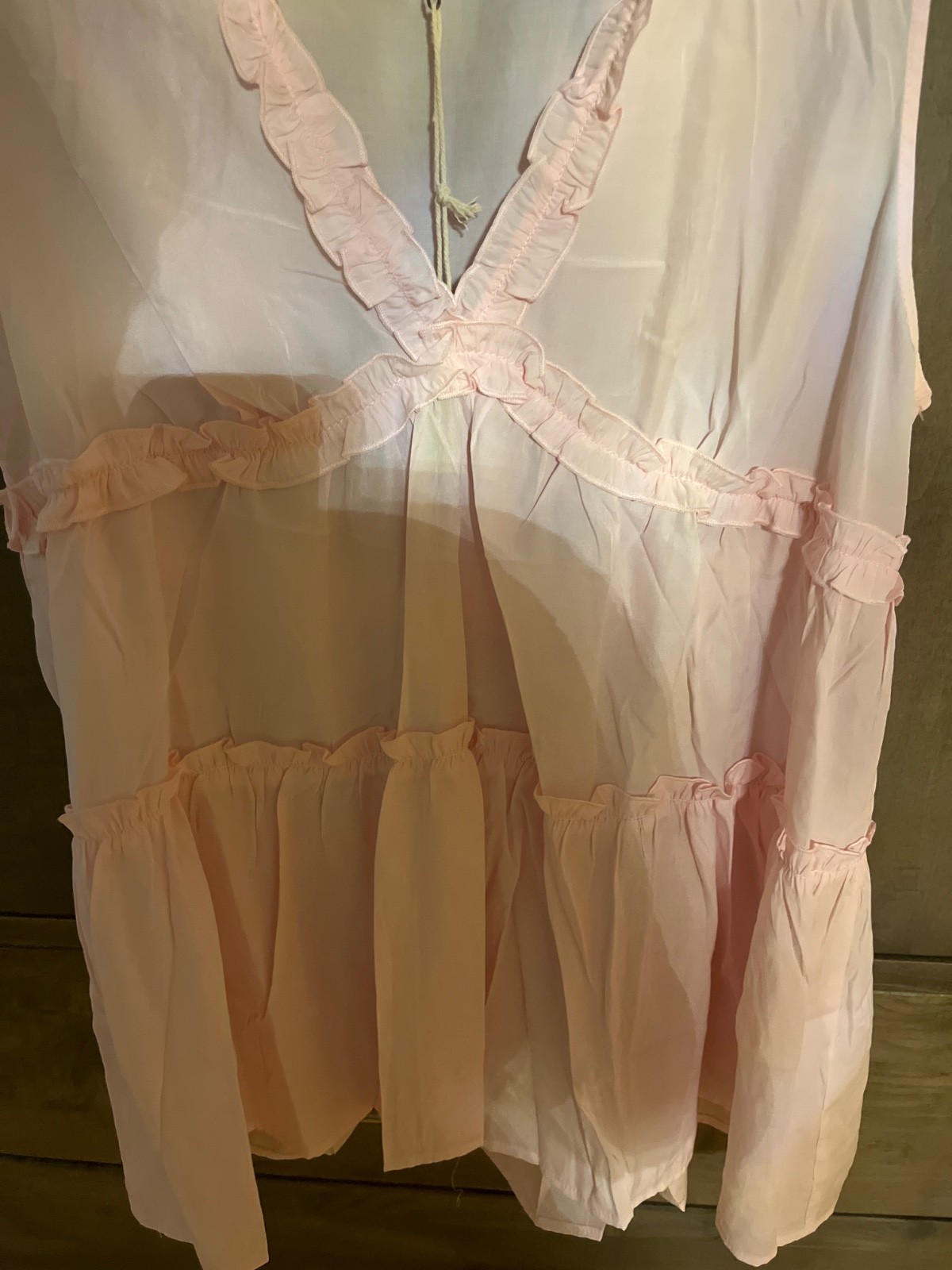 NWT BIBI WOMENS PINK V-NECK RUFFLE FLOWY BLOUSE SLEEVELESS SHIRT TOP SZ M