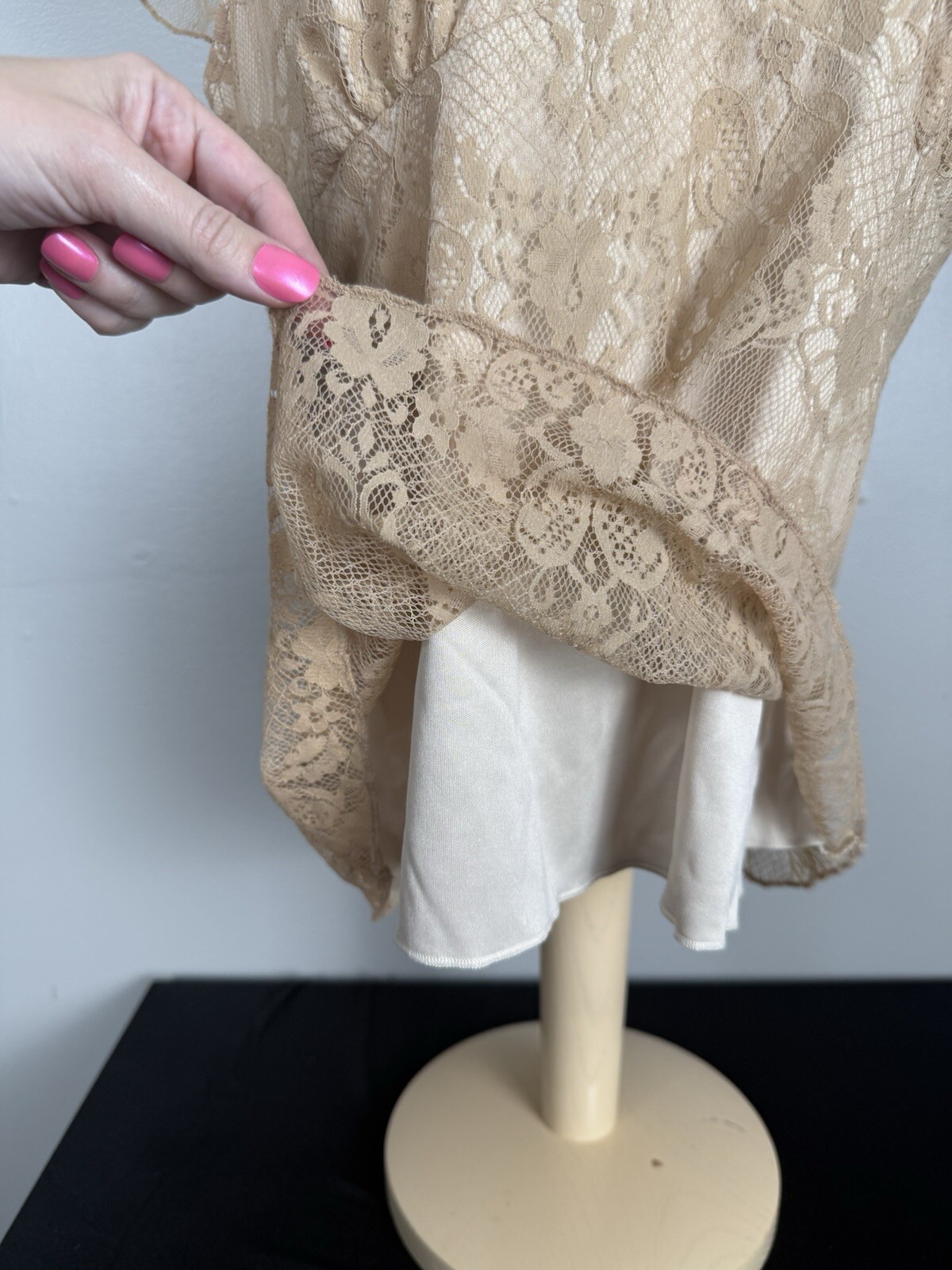 Worthington Stretch Beige Lace Babydoll Top Cottagecore Romantic Feminine Boho